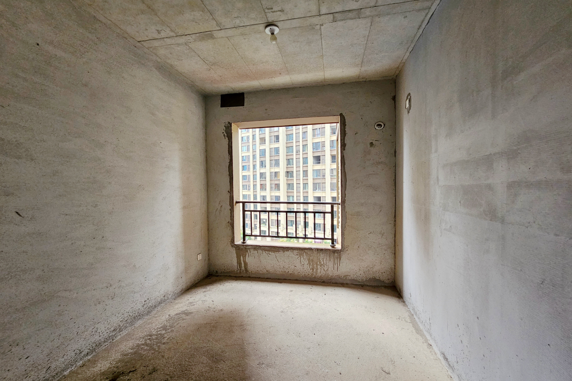 阳光城尚东湾青云苑 4室2厅2卫 137.0万 阳光城尚东湾青云苑 4室2厅2卫 137.0万其他