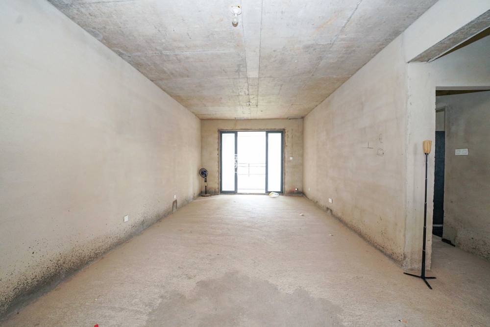 五矿万境蓝山 3室2厅2卫 123.0万