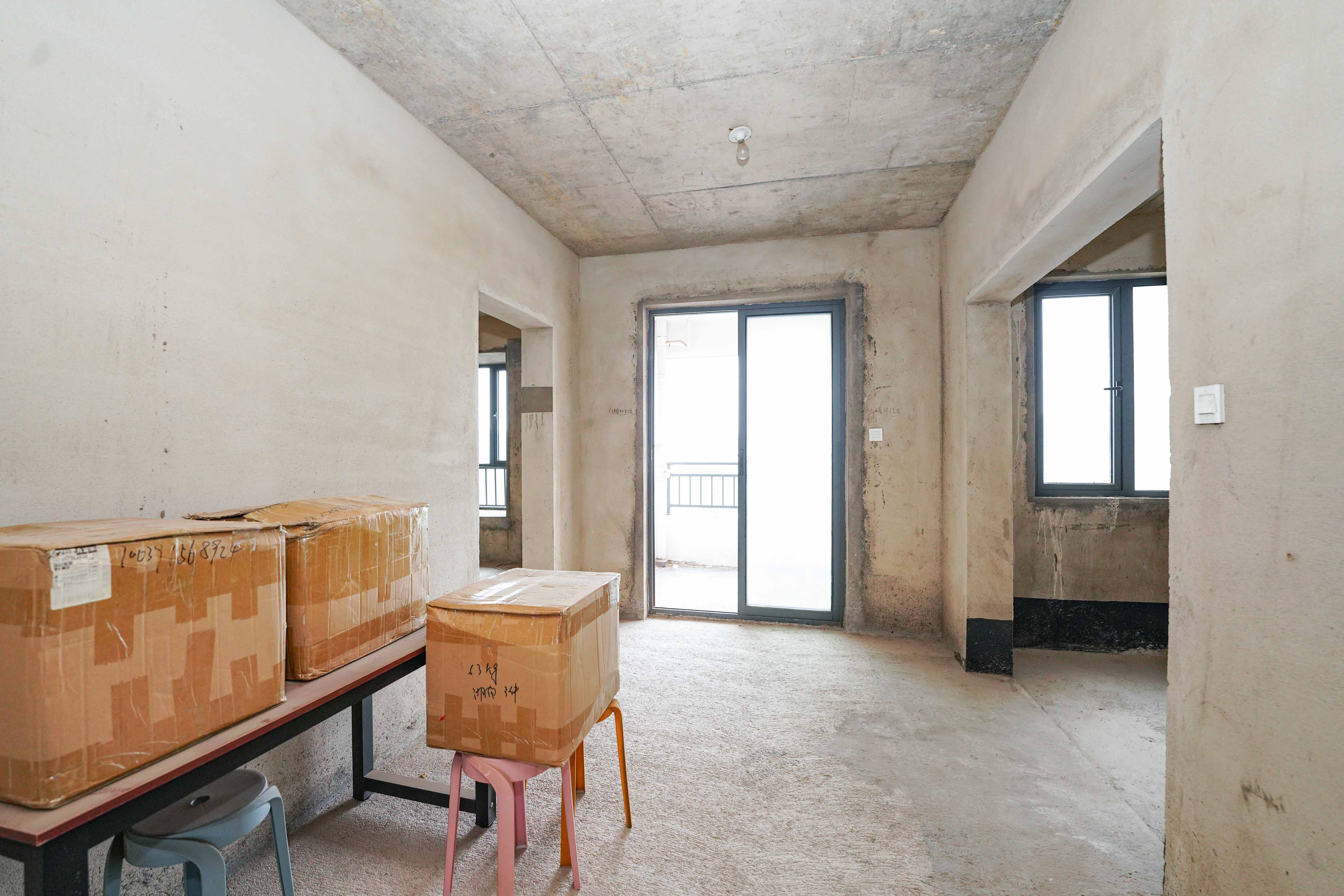 五矿万境蓝山  3室2厅2卫    123.0万客厅