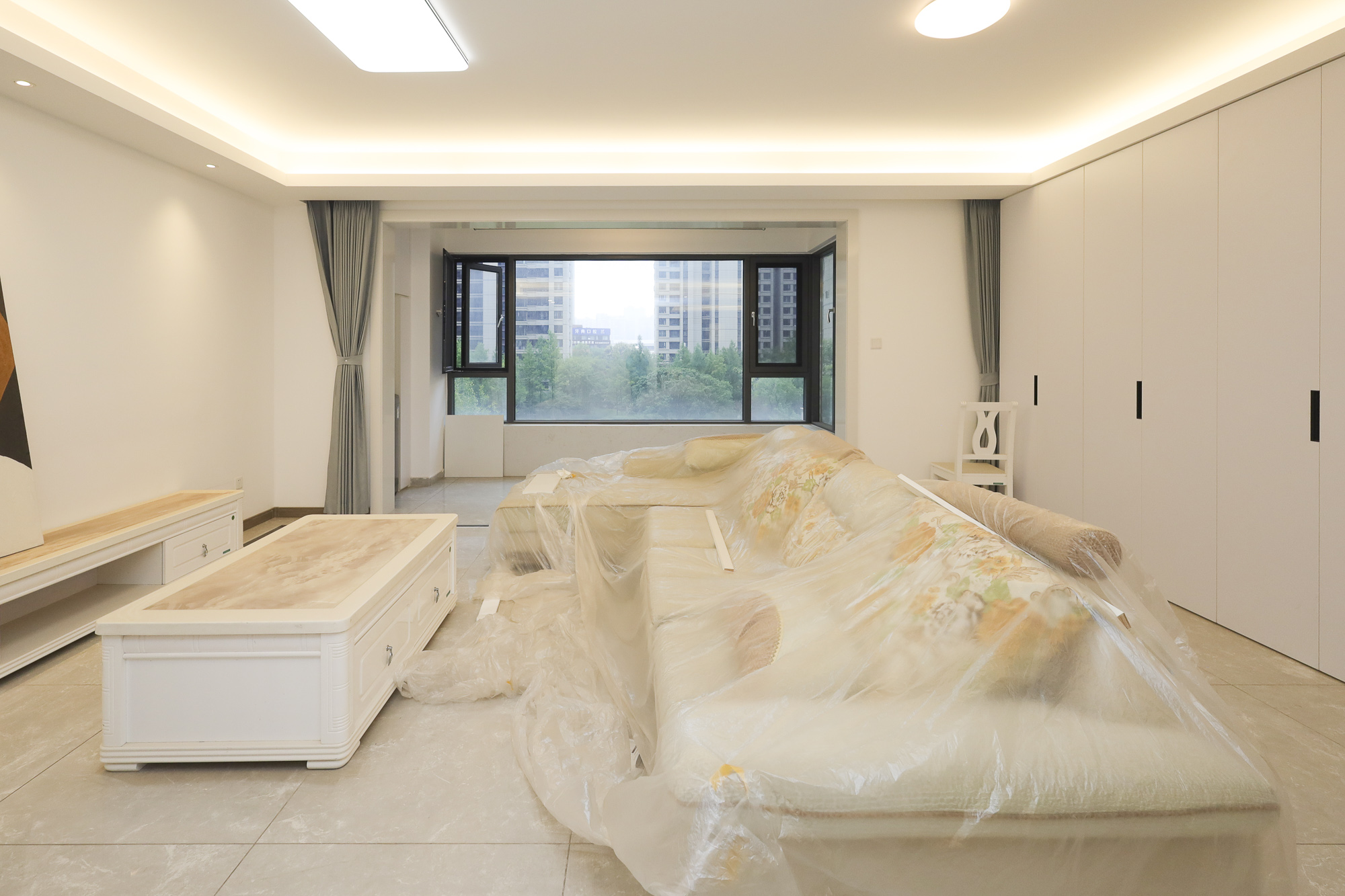 龙湖铂金中心（龙湖春江郦城）  3室2厅2卫    265.0万客厅