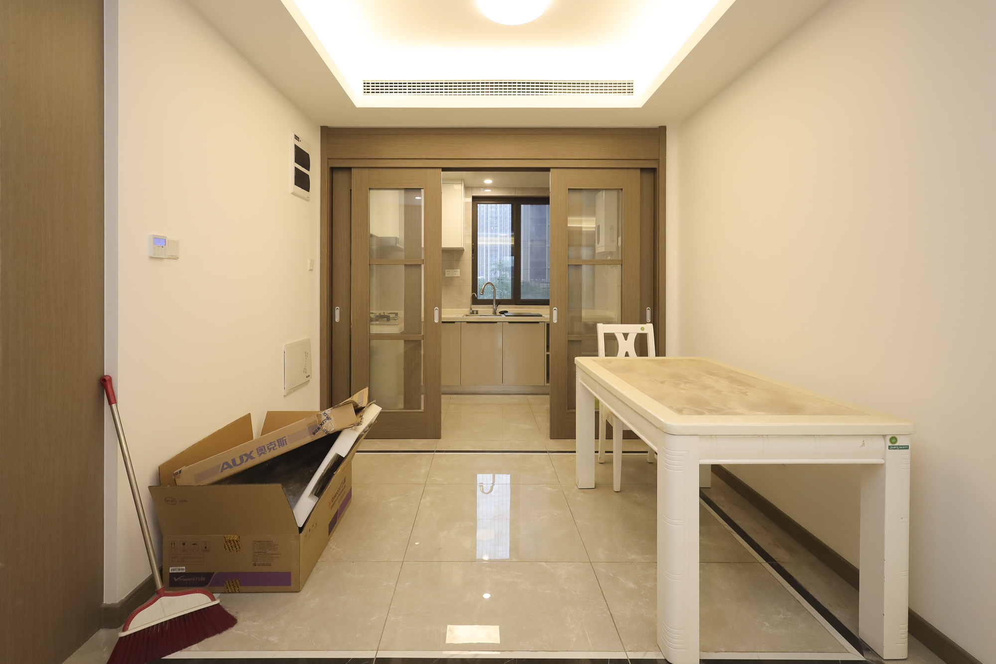 龙湖铂金中心（龙湖春江郦城）  3室2厅2卫    265.0万客厅