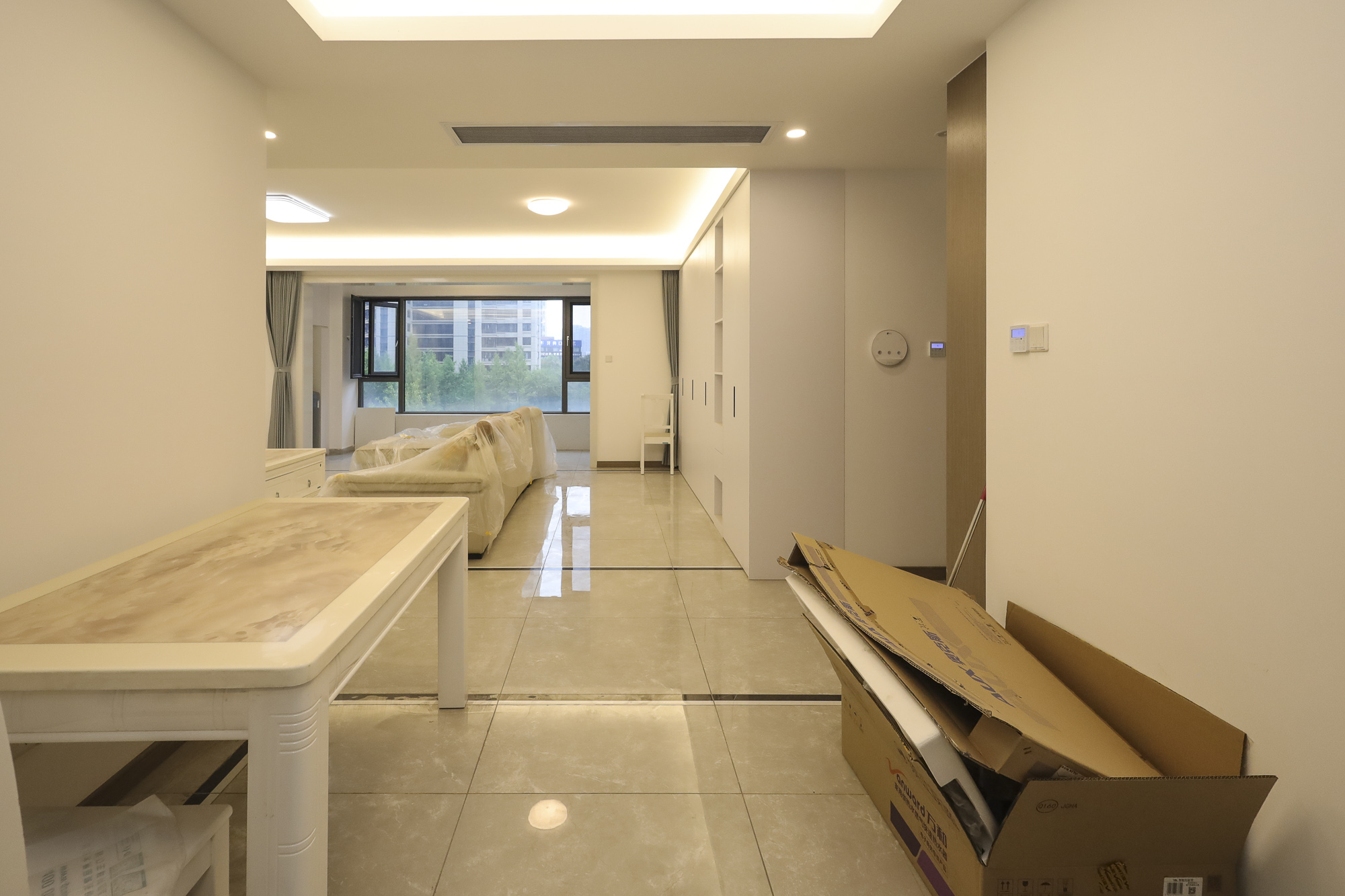 龙湖铂金中心（龙湖春江郦城）  3室2厅2卫    265.0万客厅