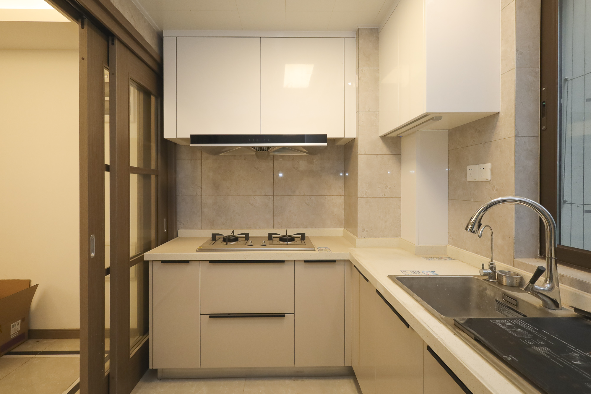 龙湖铂金中心（龙湖春江郦城）  3室2厅2卫    265.0万厨房