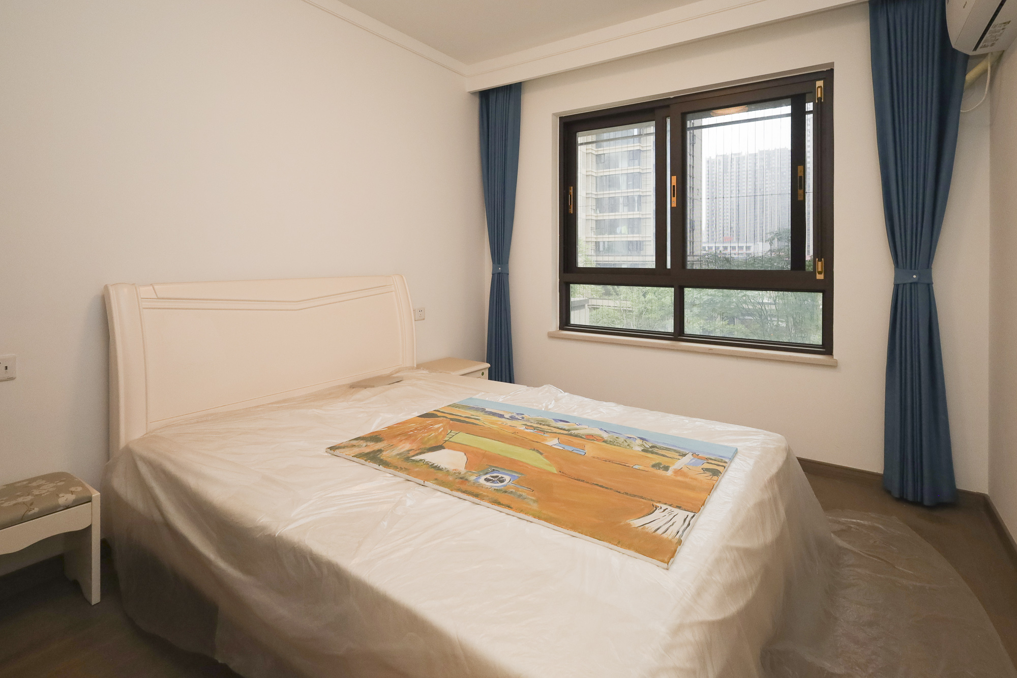 龙湖铂金中心（龙湖春江郦城）  3室2厅2卫    265.0万卧室