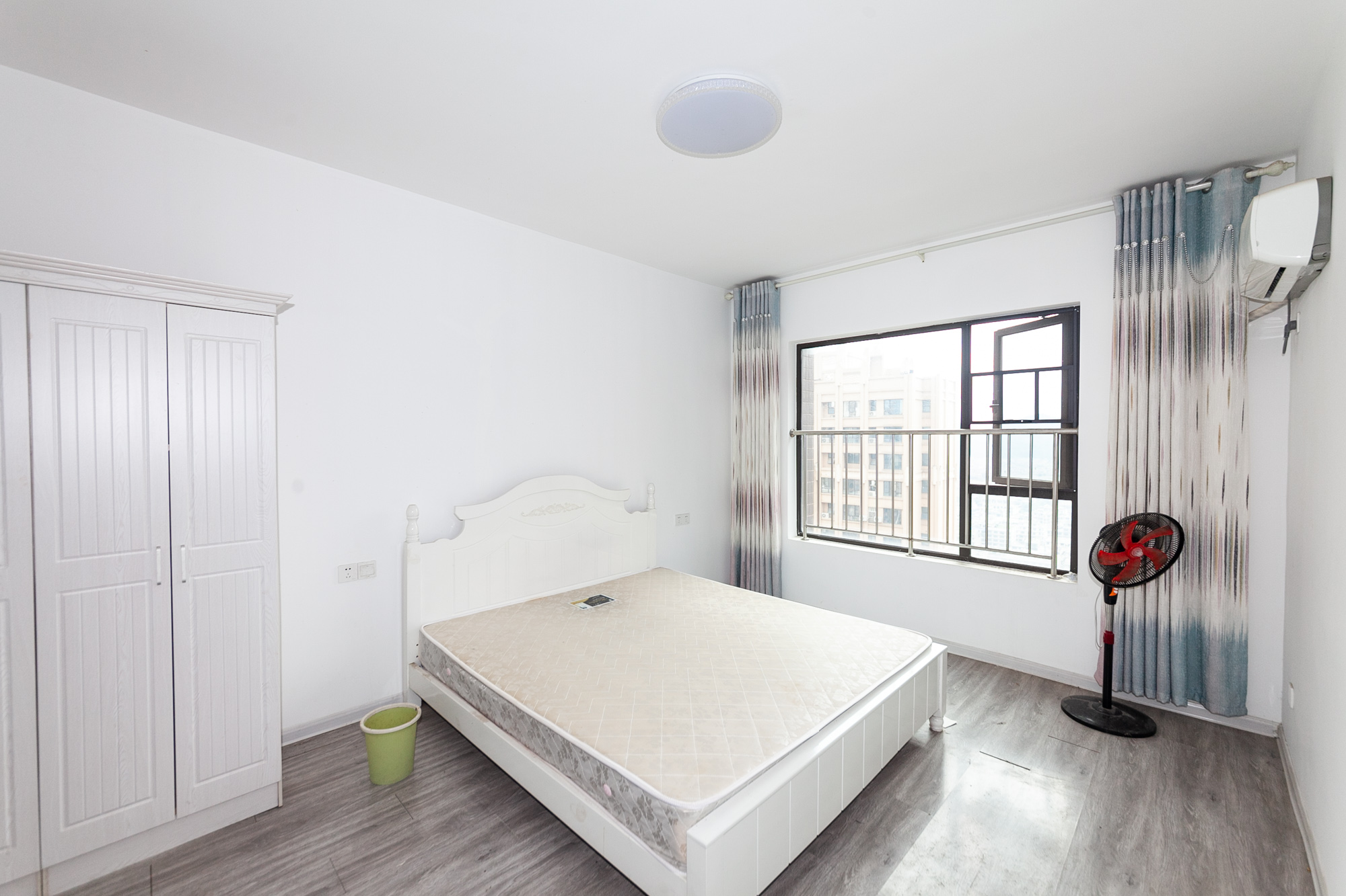 润和又一城 3室2厅2卫 115.8万 润和又一城 3室2厅2卫 115.8万卧室