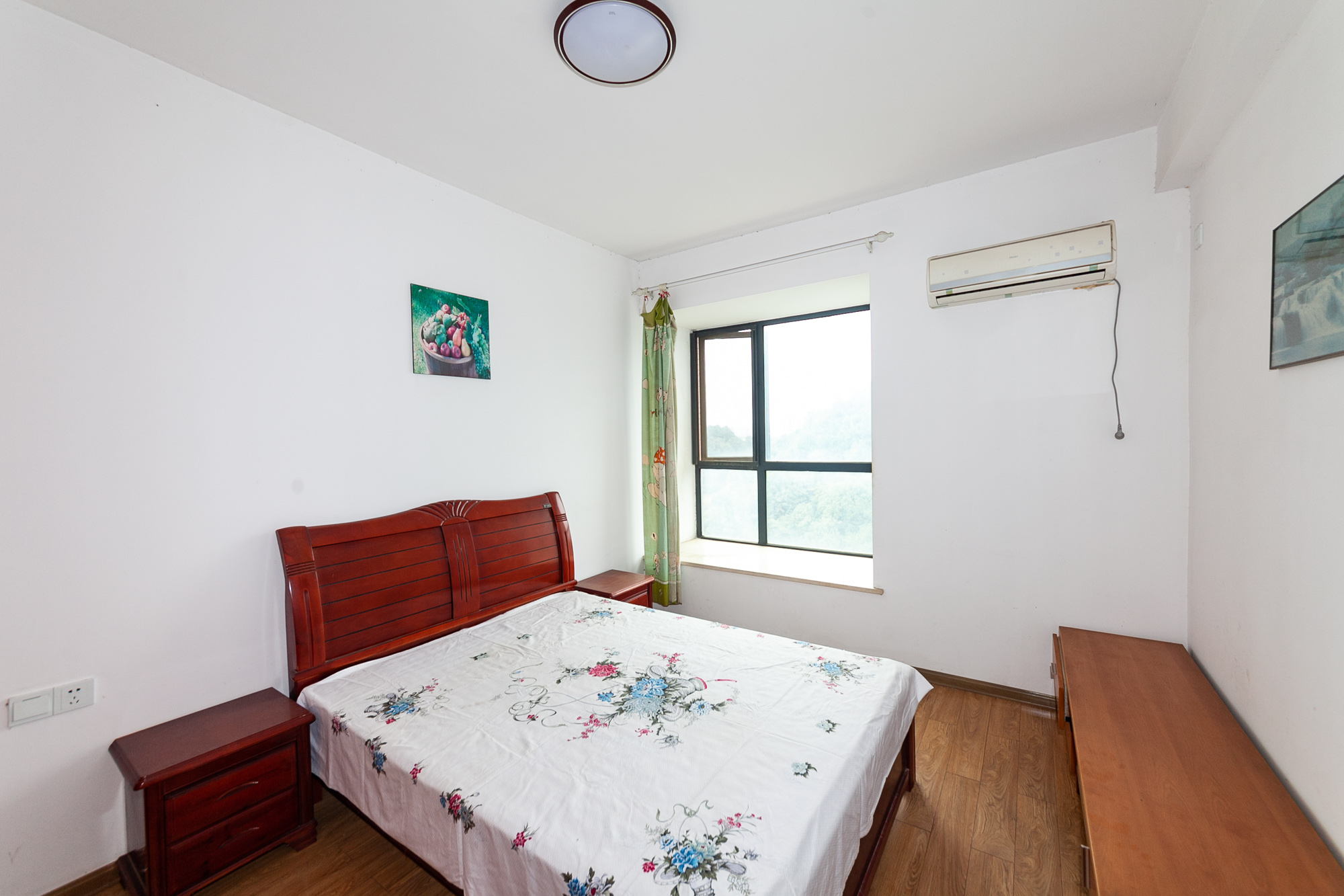 珠江东方明珠(新地东方明珠)一二期  2室2厅1卫   66.80万 珠江东方明珠(新地东方明珠)一二期  2室2厅1卫   66.80万卧室