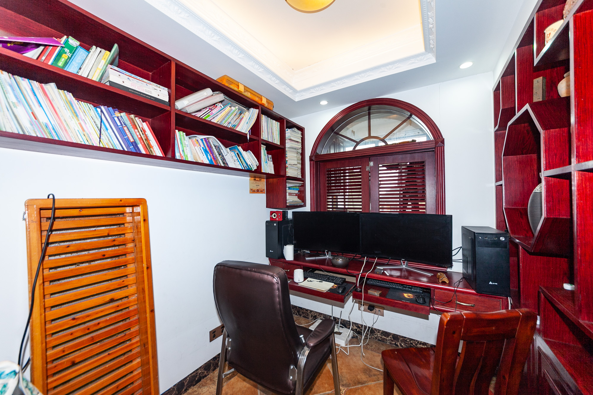 珠江东方明珠(新地东方明珠)三期  3室2厅2卫    80.0万 珠江东方明珠(新地东方明珠)三期  3室2厅2卫    80.0万卧室