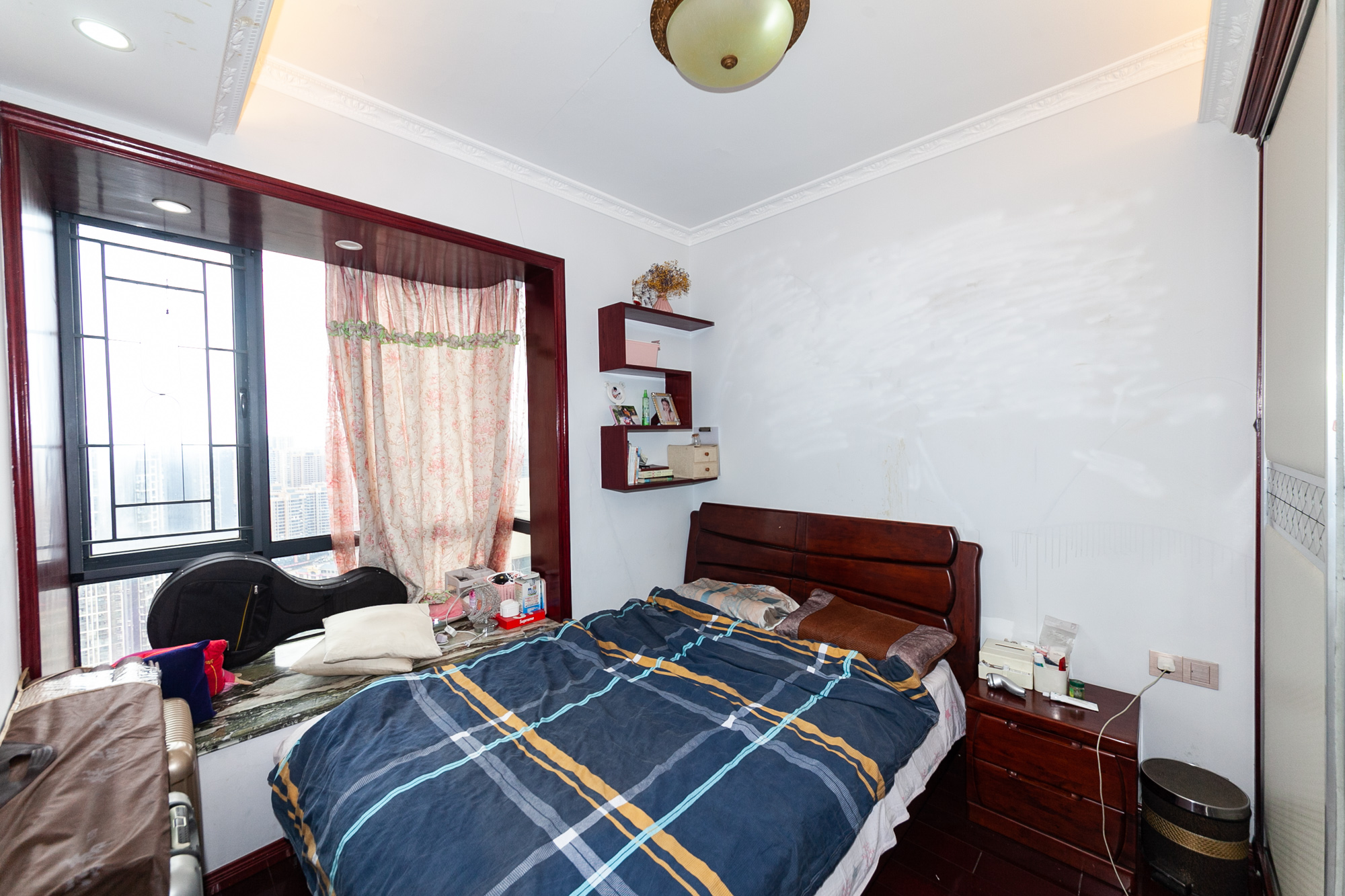 珠江东方明珠(新地东方明珠)三期  3室2厅2卫    80.0万 珠江东方明珠(新地东方明珠)三期  3室2厅2卫    80.0万卧室