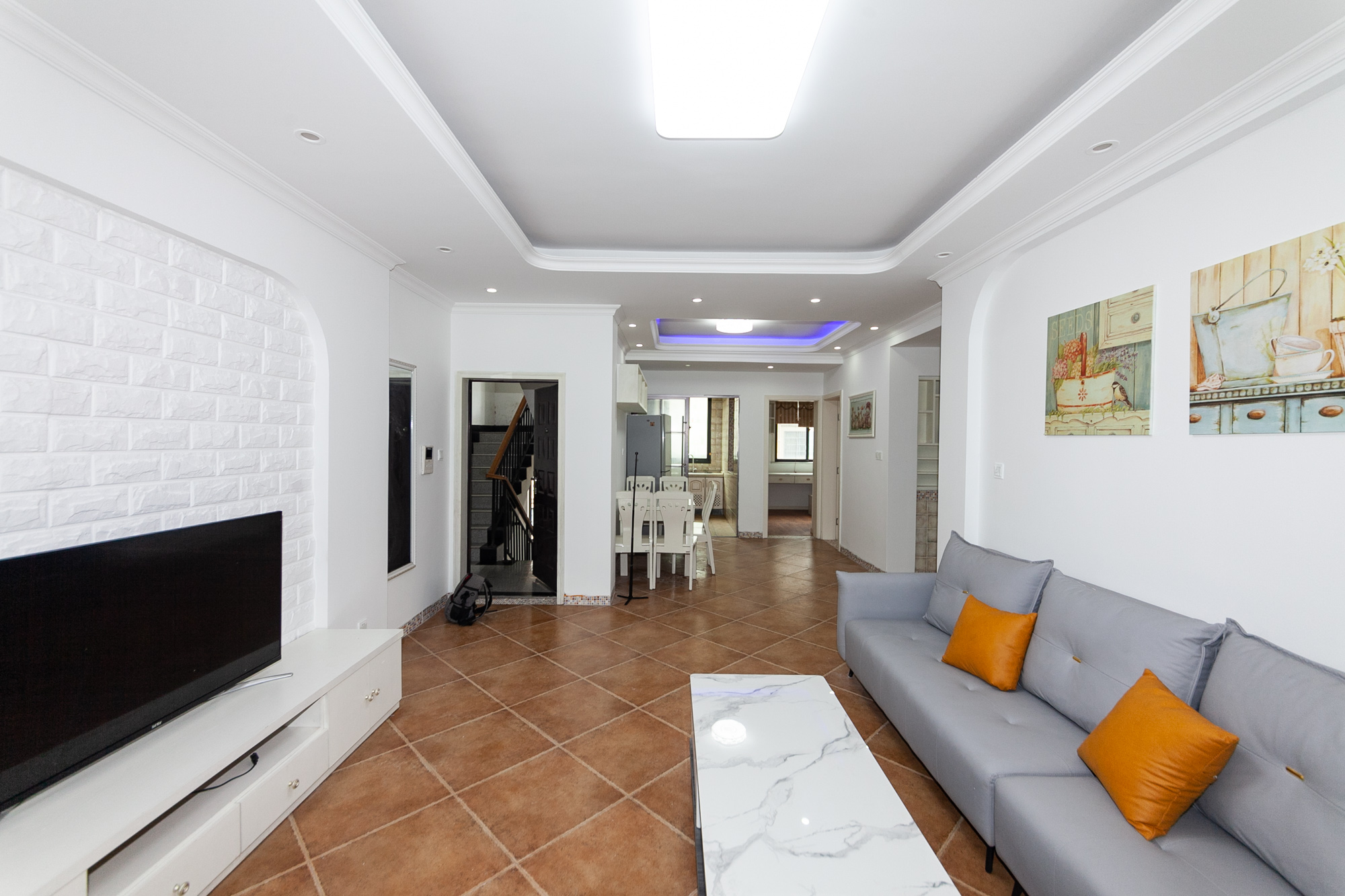 澳海澜庭  3室2厅1卫    76.8万客厅