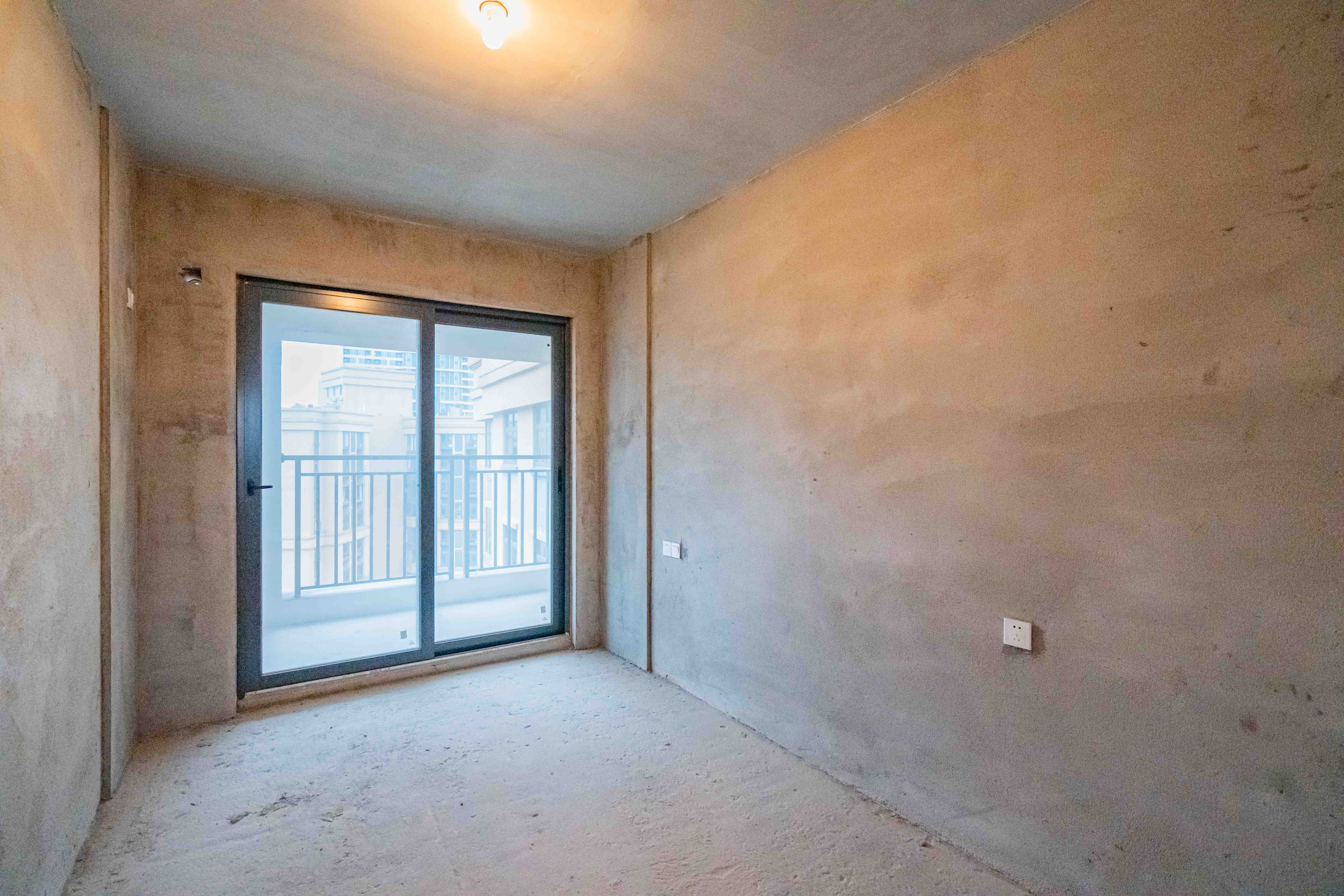 天健城  4室2厅2卫    208.0万 天健城  4室2厅2卫    208.0万卧室