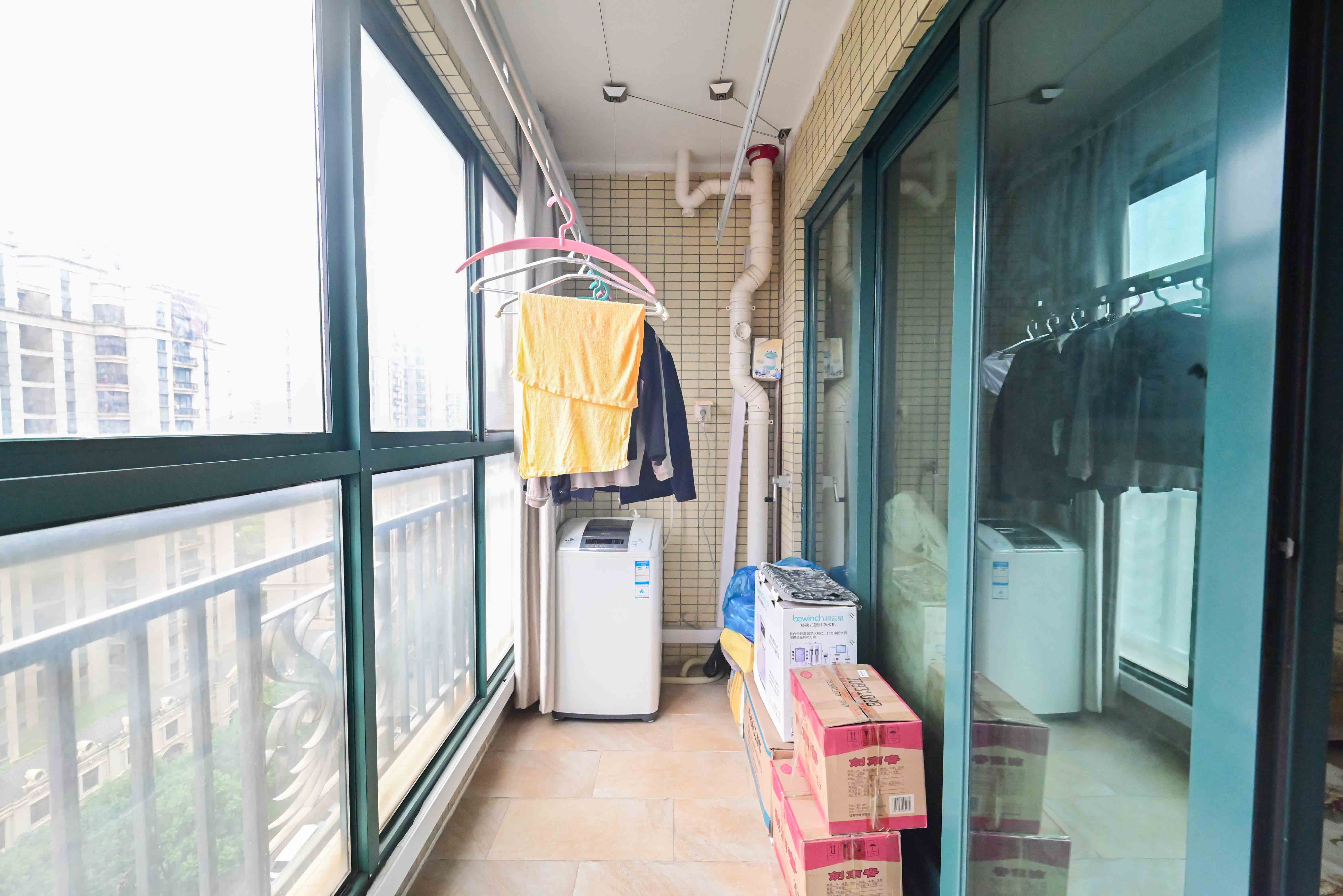 恒大绿洲  2室2厅1卫   107.00万阳台