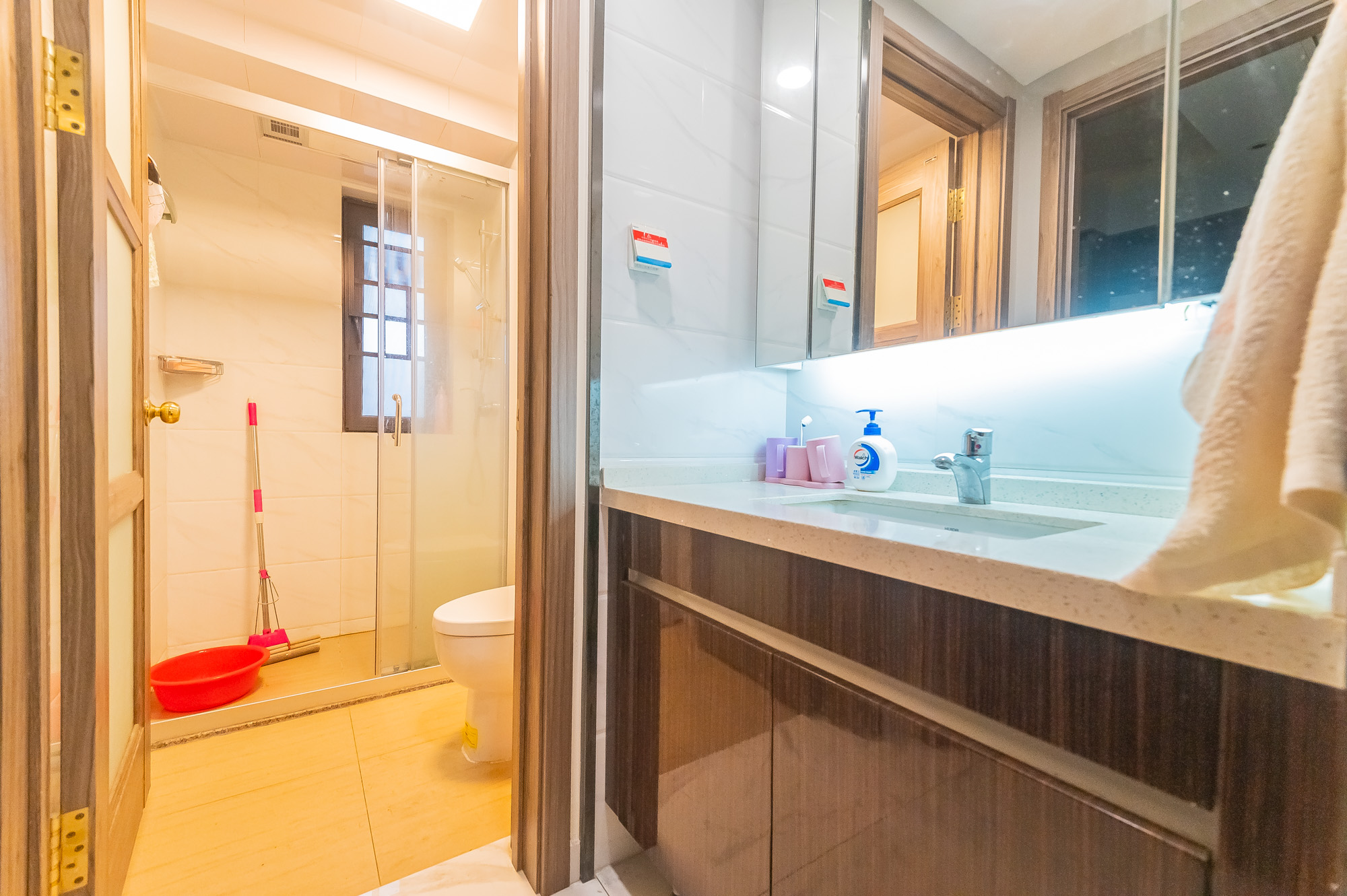 碧桂园中央花园 4室2厅2卫 129.8万 碧桂园中央花园 4室2厅2卫 129.8万卫生间