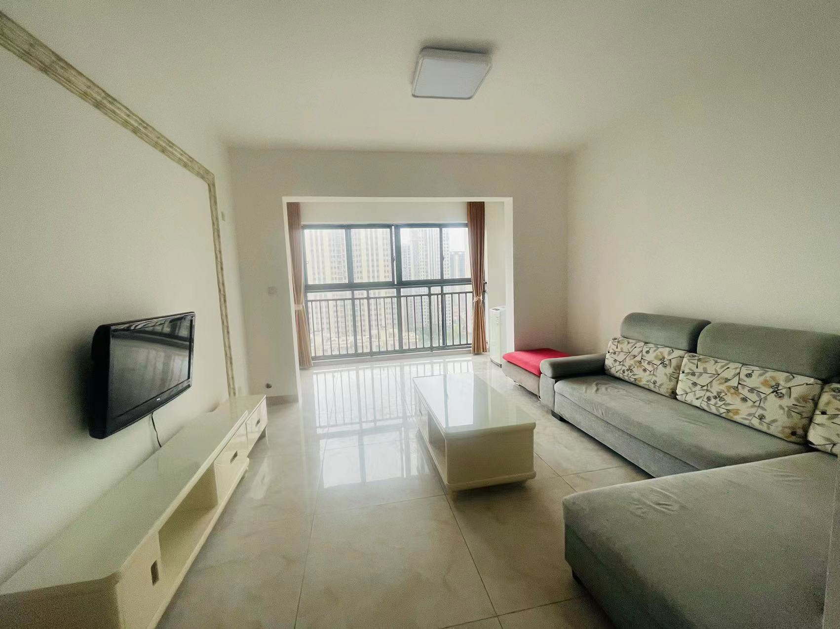 山水洲城华晨第一城 2室2厅1卫 48.8万 山水洲城华晨第一城 2室2厅1卫 48.8万室内图