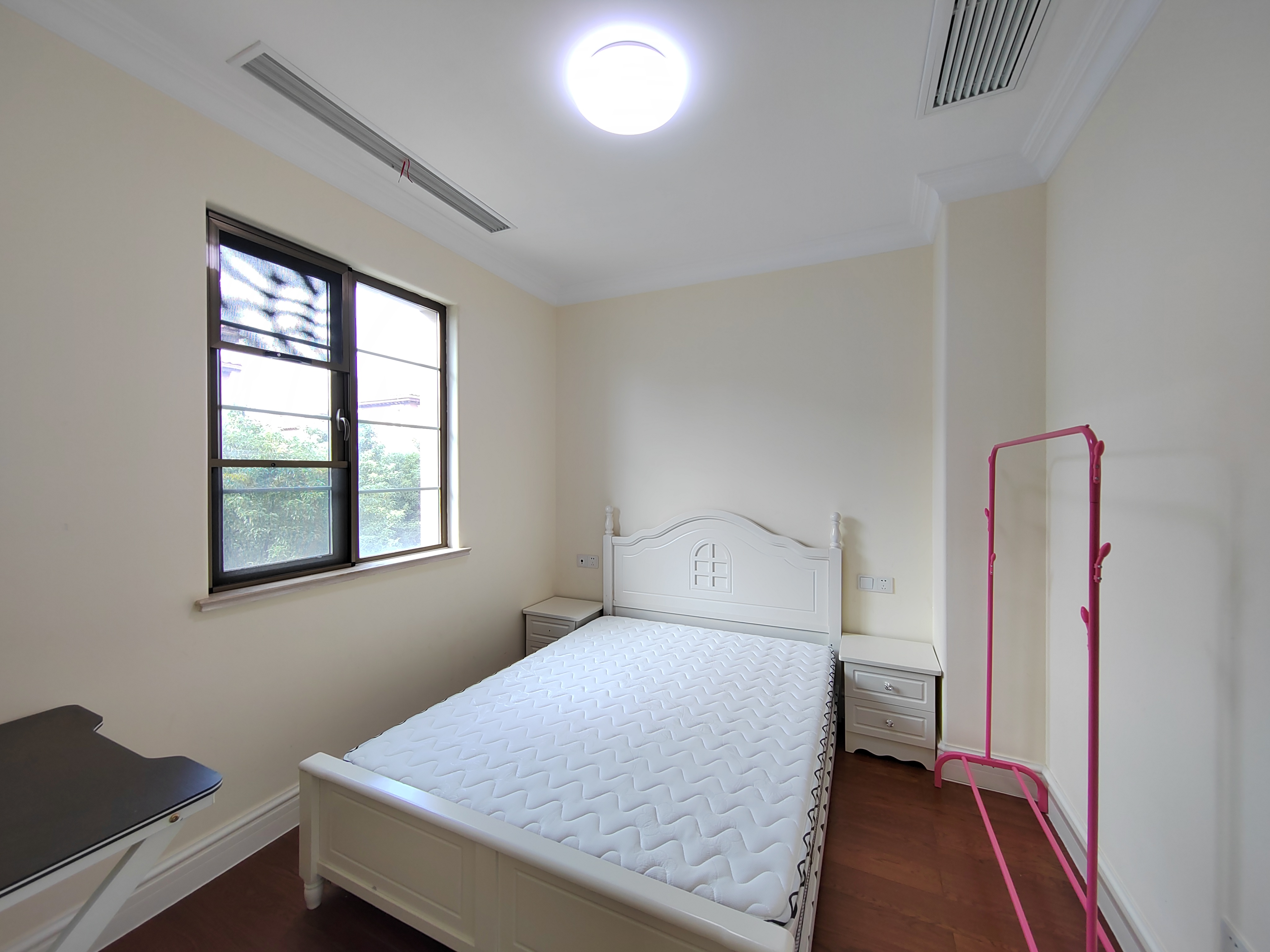 纳帕溪谷  4室2厅3卫   8500.00元/月室内图