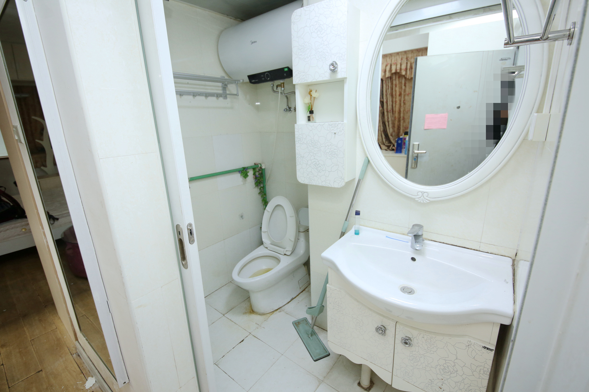 湘域中央  1室1厅1卫   36.00万卫生间