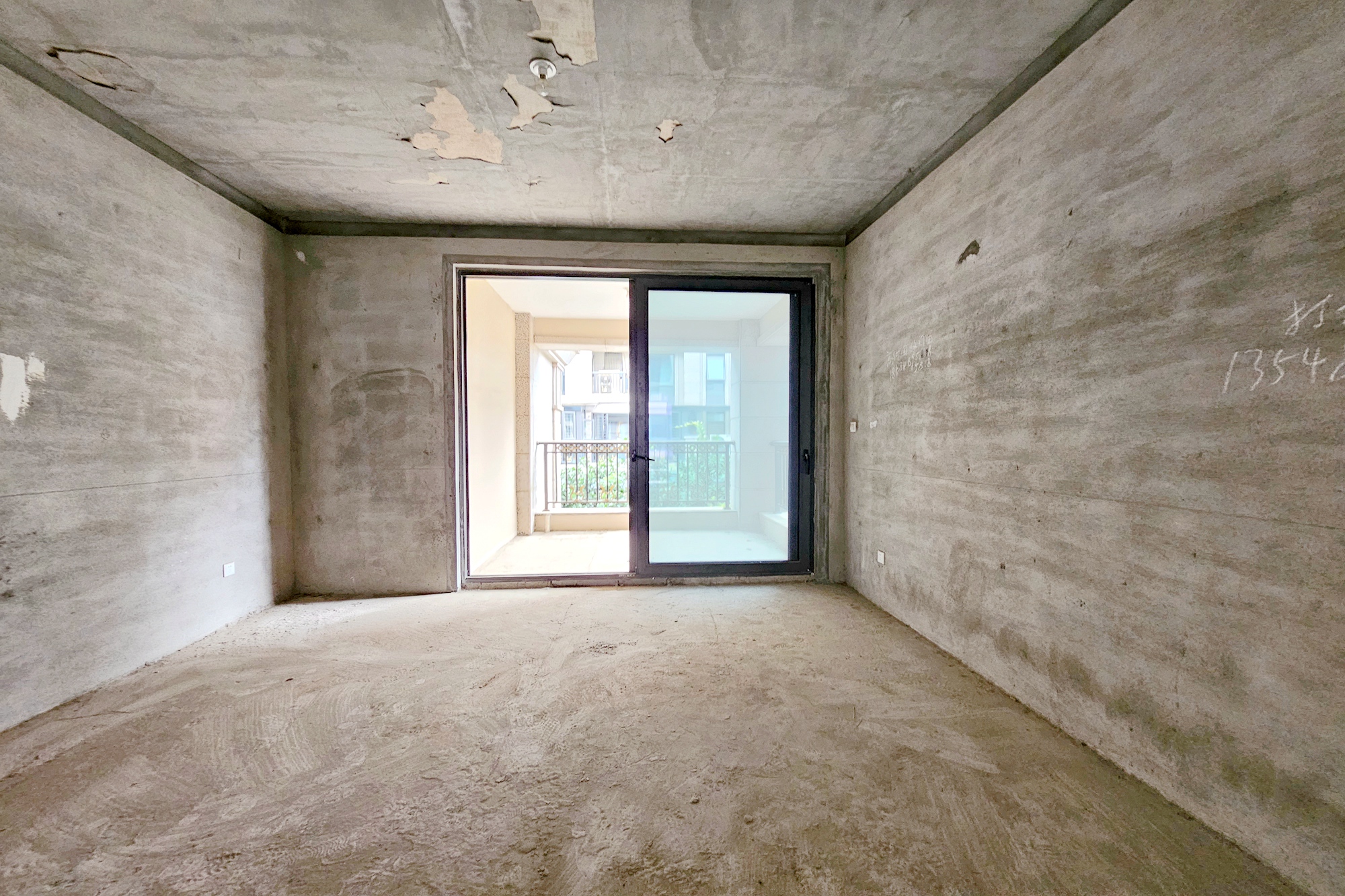 明昇壹城（明昇时代广场）一期  3室2厅2卫    330.0万客厅