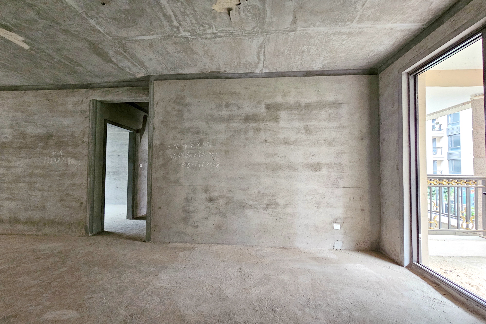 明昇壹城（明昇时代广场）一期  3室2厅2卫    330.0万其他