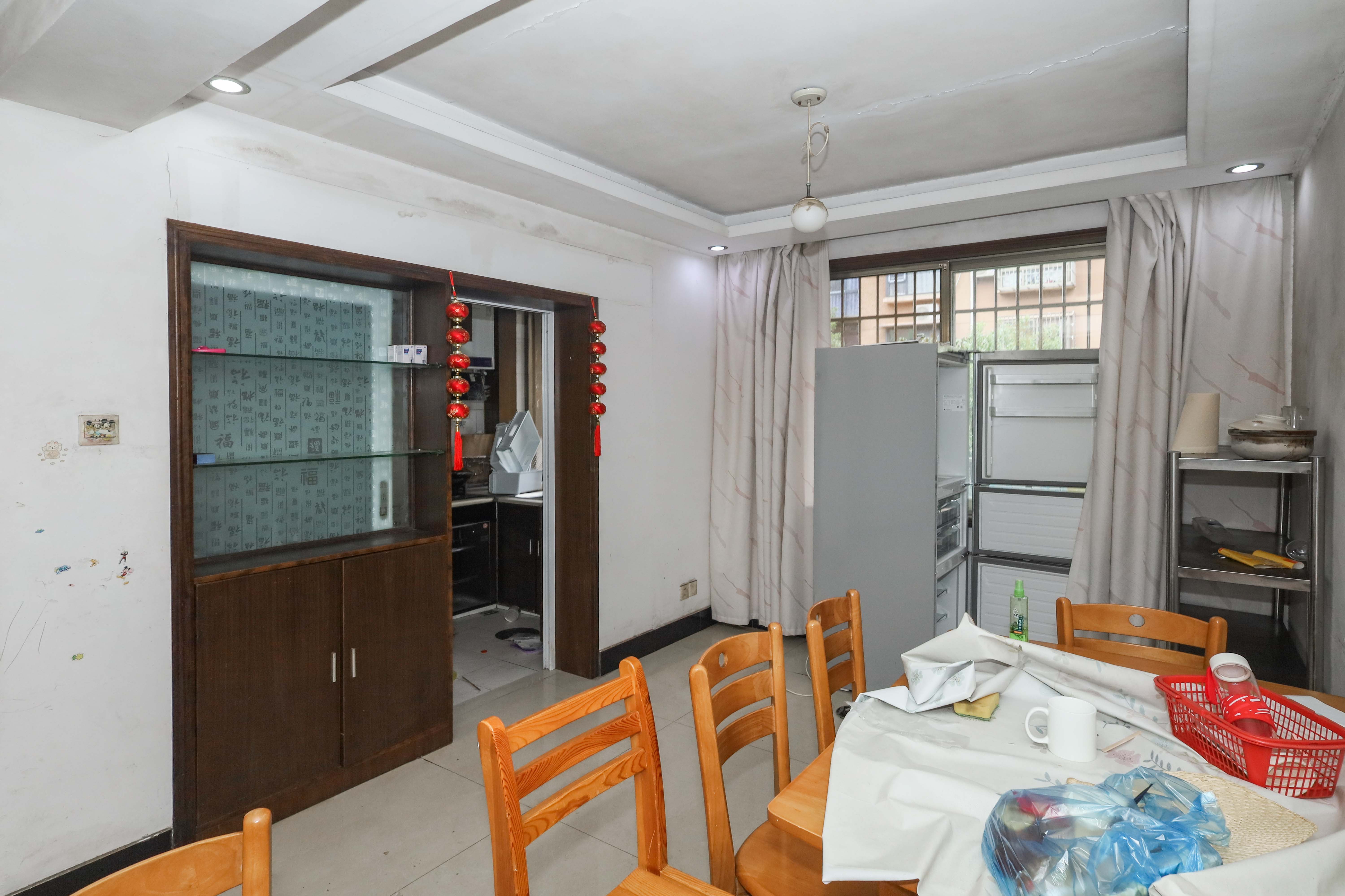 涉外花园  3室2厅2卫    70.0万 涉外花园  3室2厅2卫    70.0万客厅