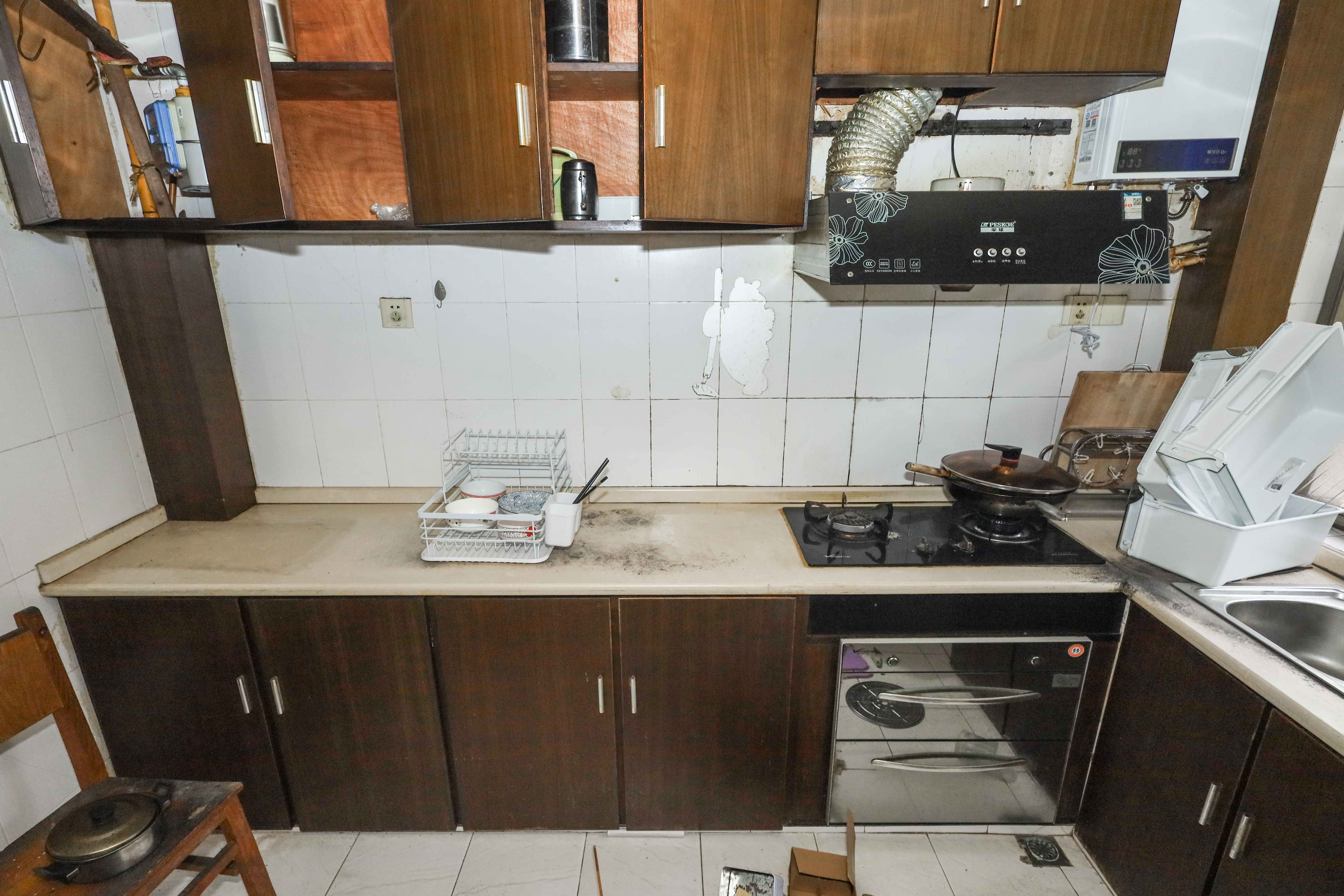 涉外花园  3室2厅2卫    70.0万 涉外花园  3室2厅2卫    70.0万厨房