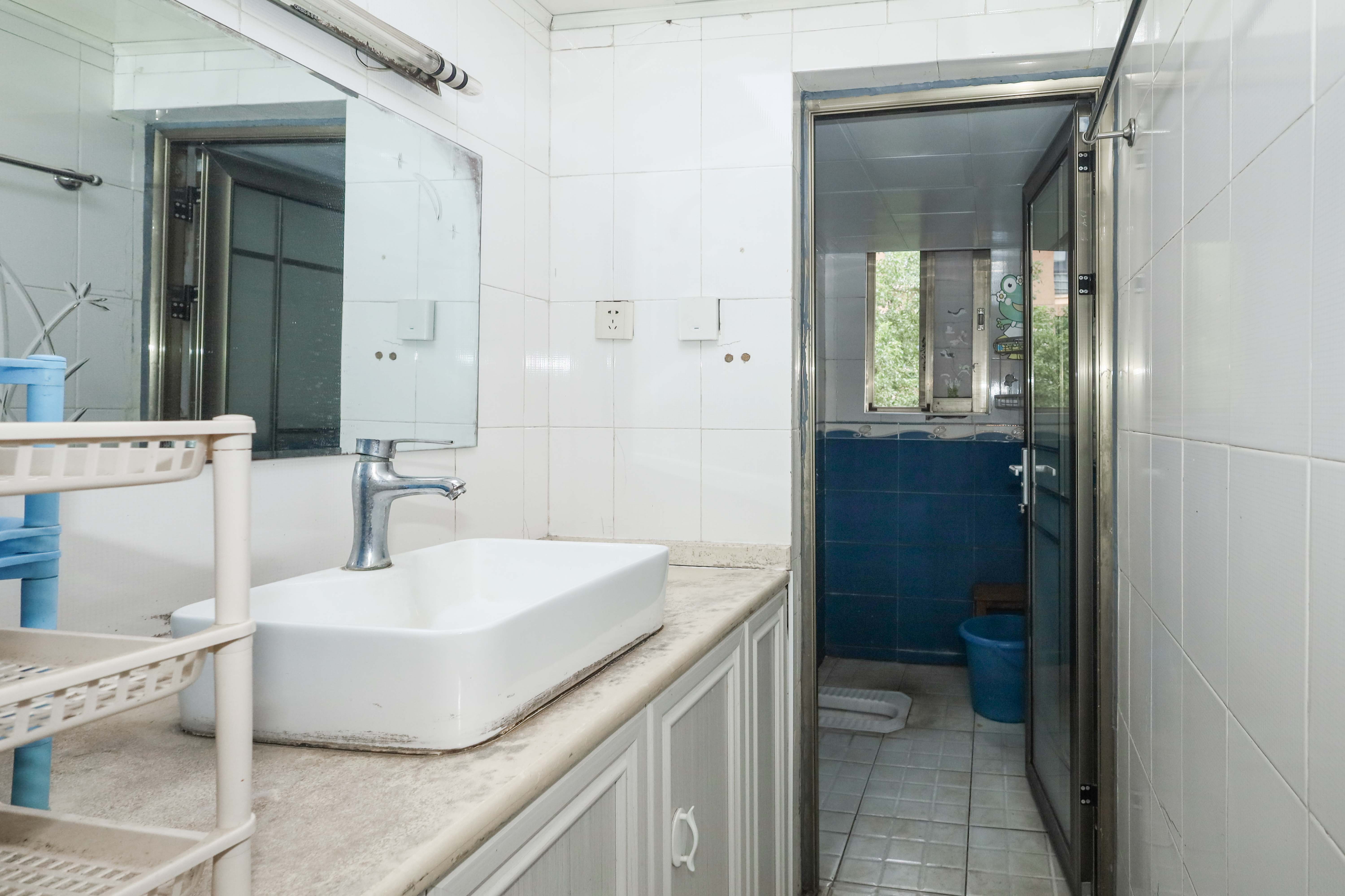 涉外花园  3室2厅2卫    70.0万 涉外花园  3室2厅2卫    70.0万卫生间