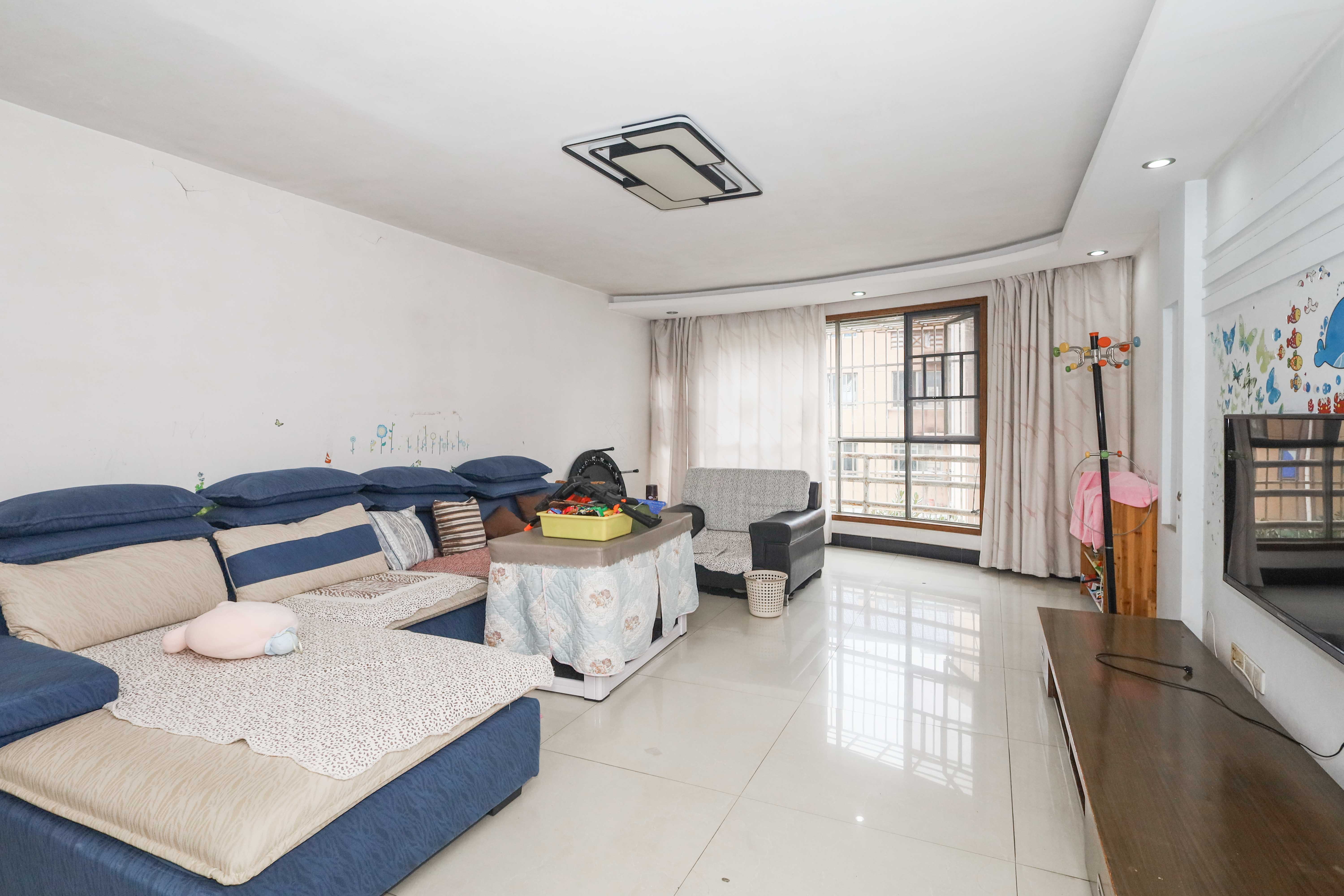 涉外花园  3室2厅2卫    70.0万 涉外花园  3室2厅2卫    70.0万客厅