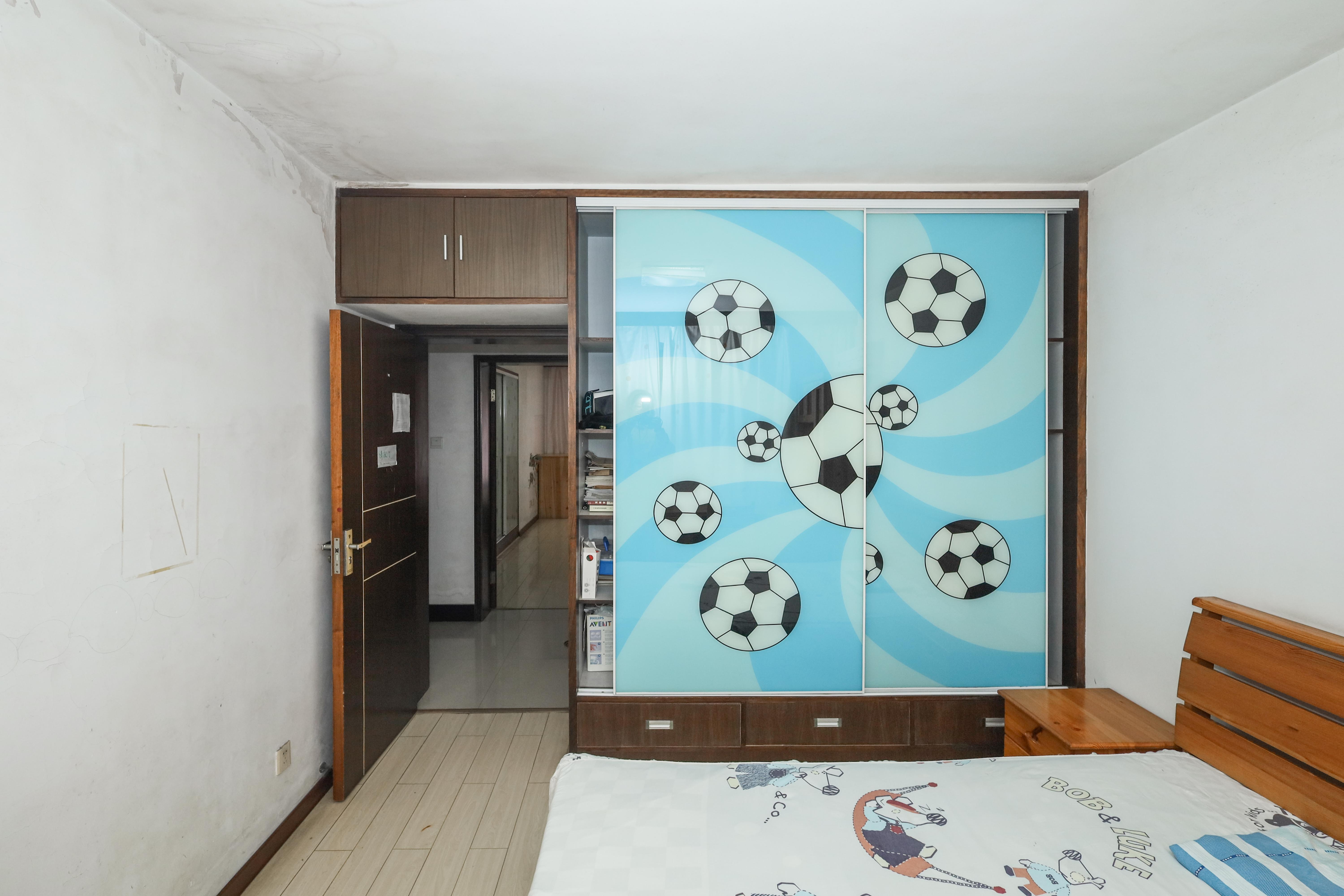 涉外花园  3室2厅2卫    70.0万 涉外花园  3室2厅2卫    70.0万卧室