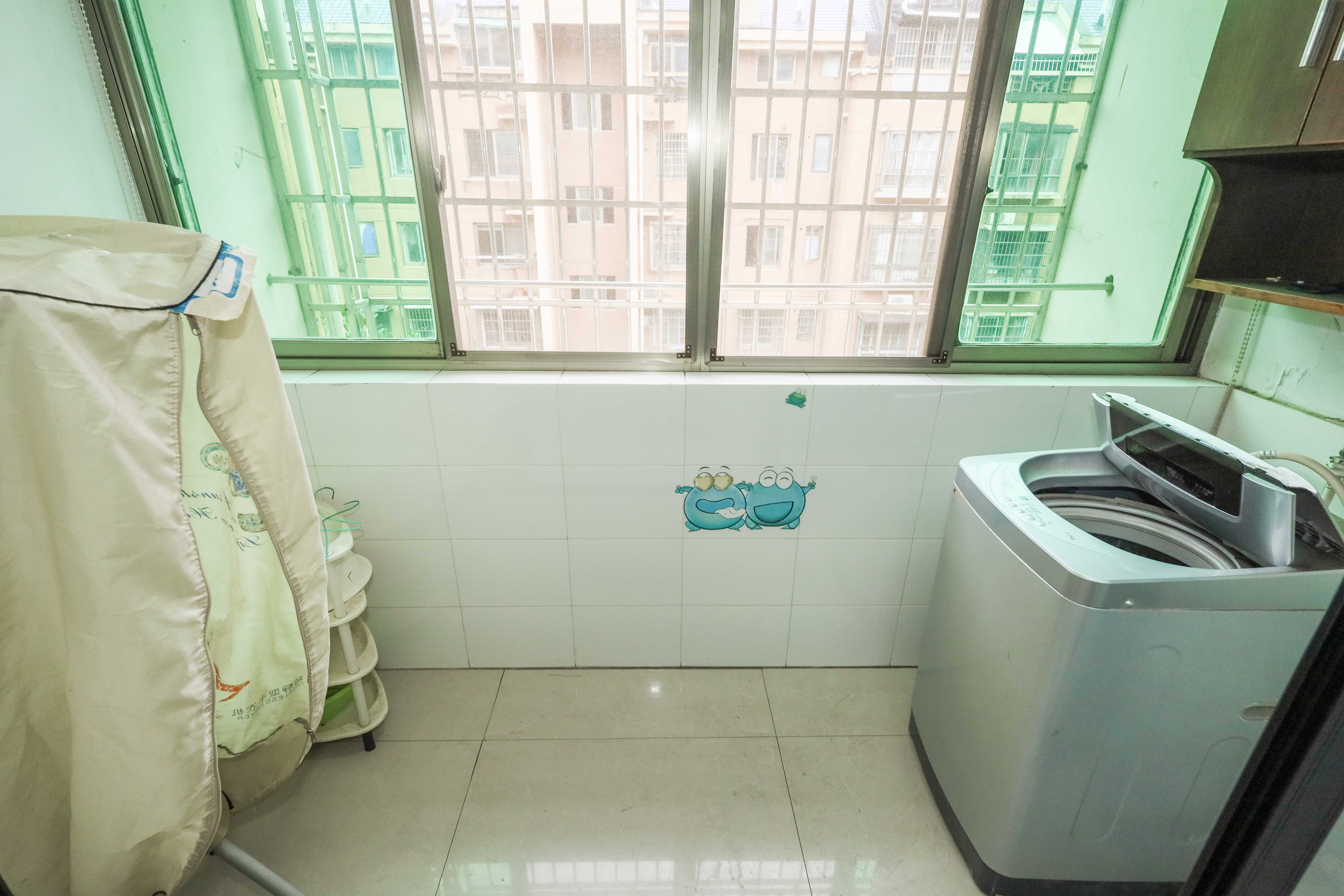 涉外花园  3室2厅2卫    70.0万 涉外花园  3室2厅2卫    70.0万阳台