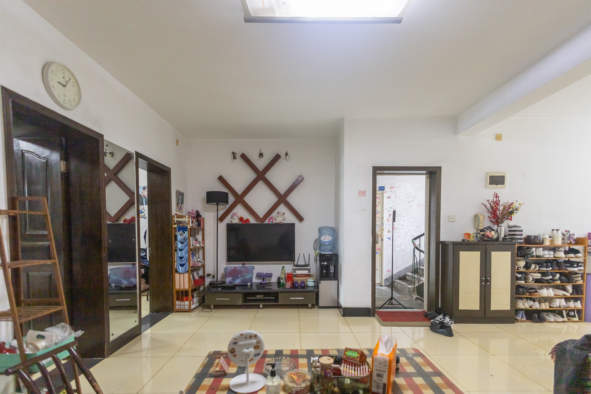 中南汽车世界  2室2厅1卫    33.0万 中南汽车世界  2室2厅1卫    33.0万客厅