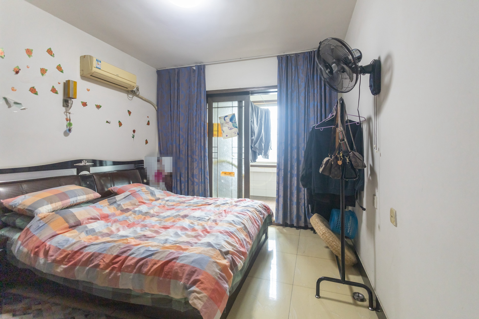 中南汽车世界  2室2厅1卫    33.0万 中南汽车世界  2室2厅1卫    33.0万卧室