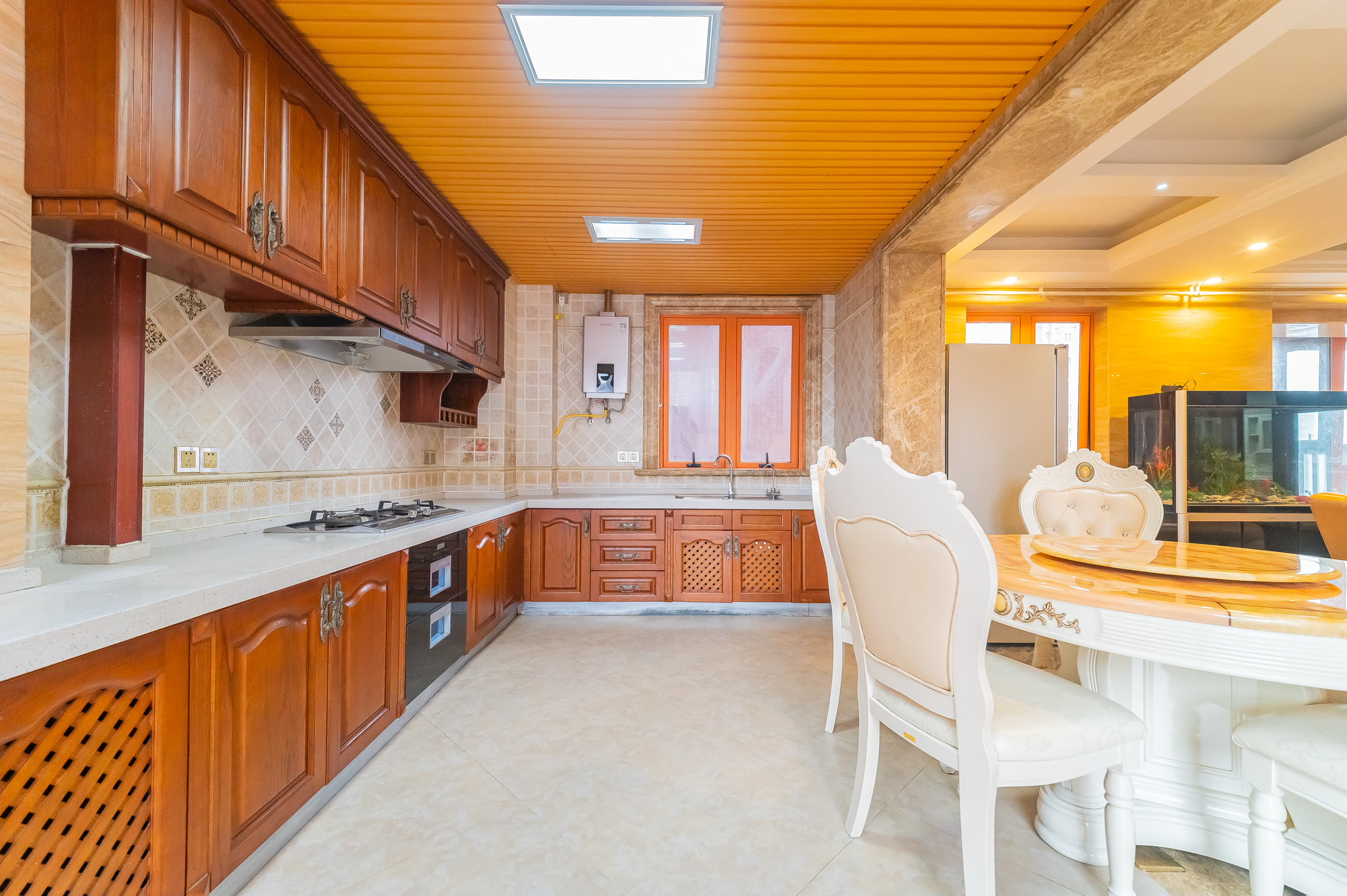 华润凤凰城二期 4室2厅2卫 140.0万 华润凤凰城二期 4室2厅2卫 140.0万厨房