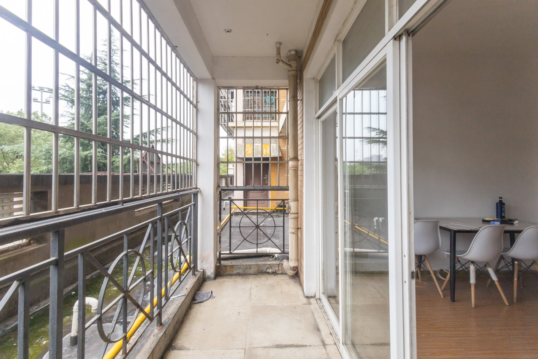 山水人家三期 1室1厅1卫 42.0万 山水人家三期 1室1厅1卫 42.0万阳台