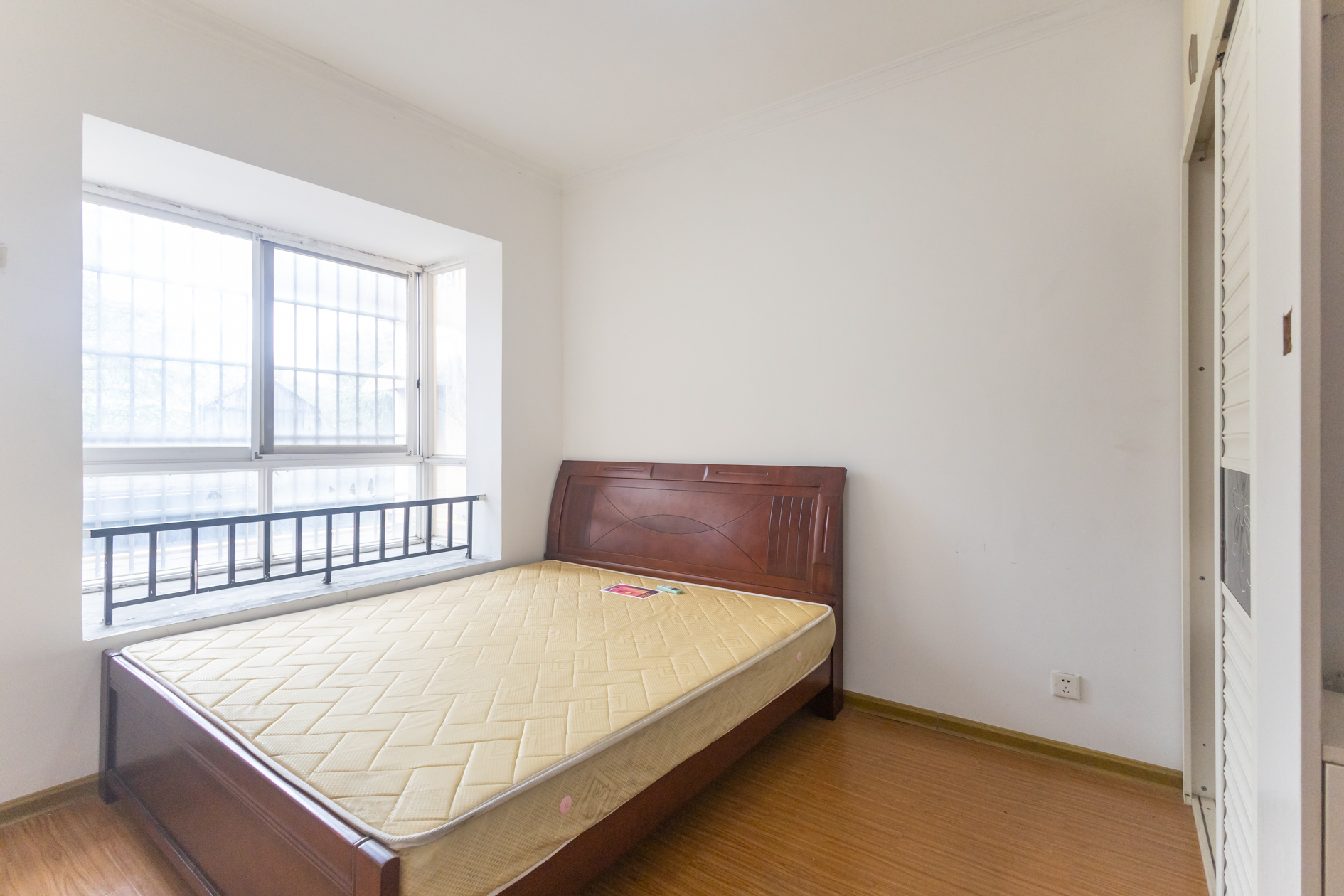 山水人家三期 1室1厅1卫 42.0万 山水人家三期 1室1厅1卫 42.0万卧室