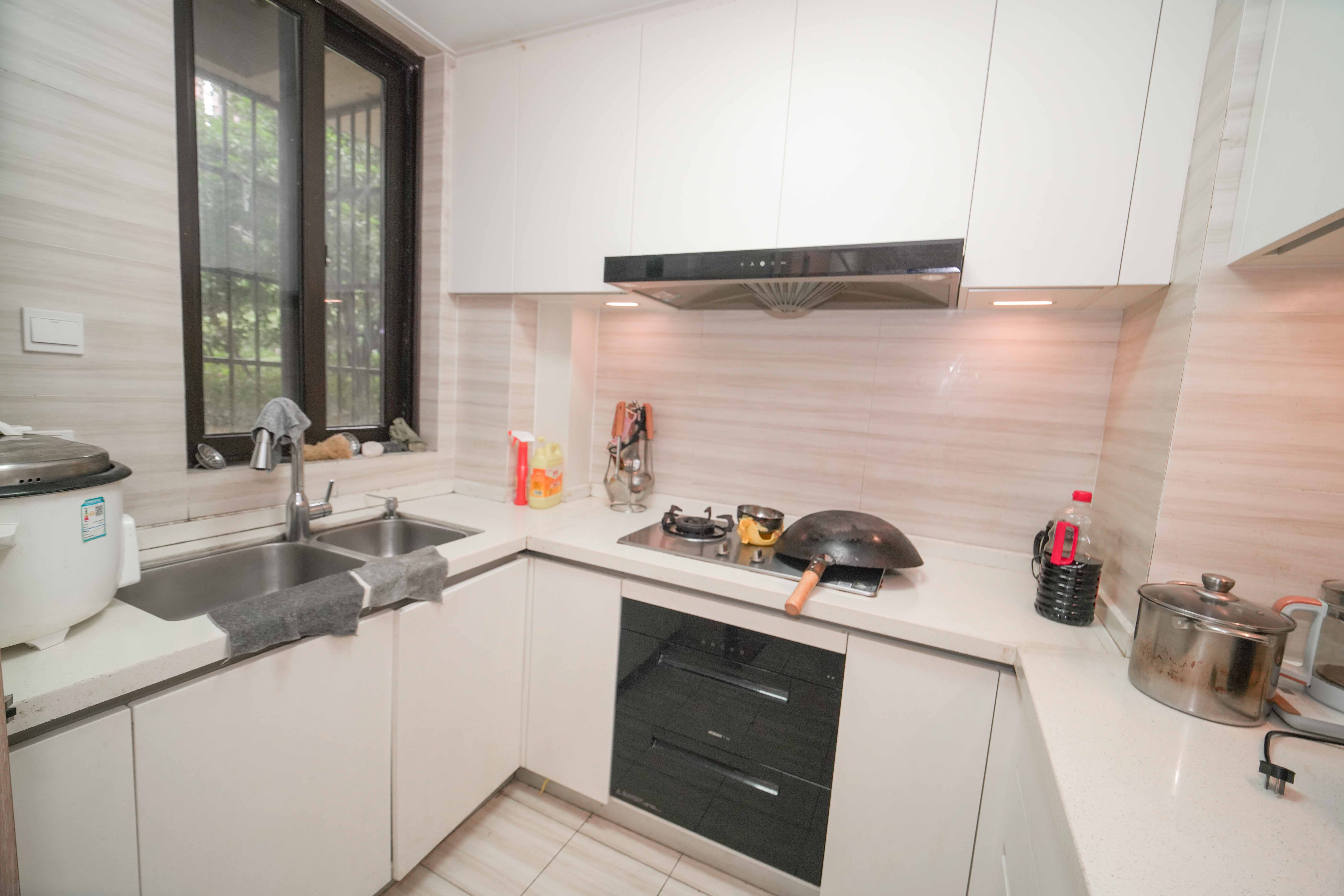 新城国际花都 3室2厅2卫 94.0万 新城国际花都 3室2厅2卫 94.0万厨房