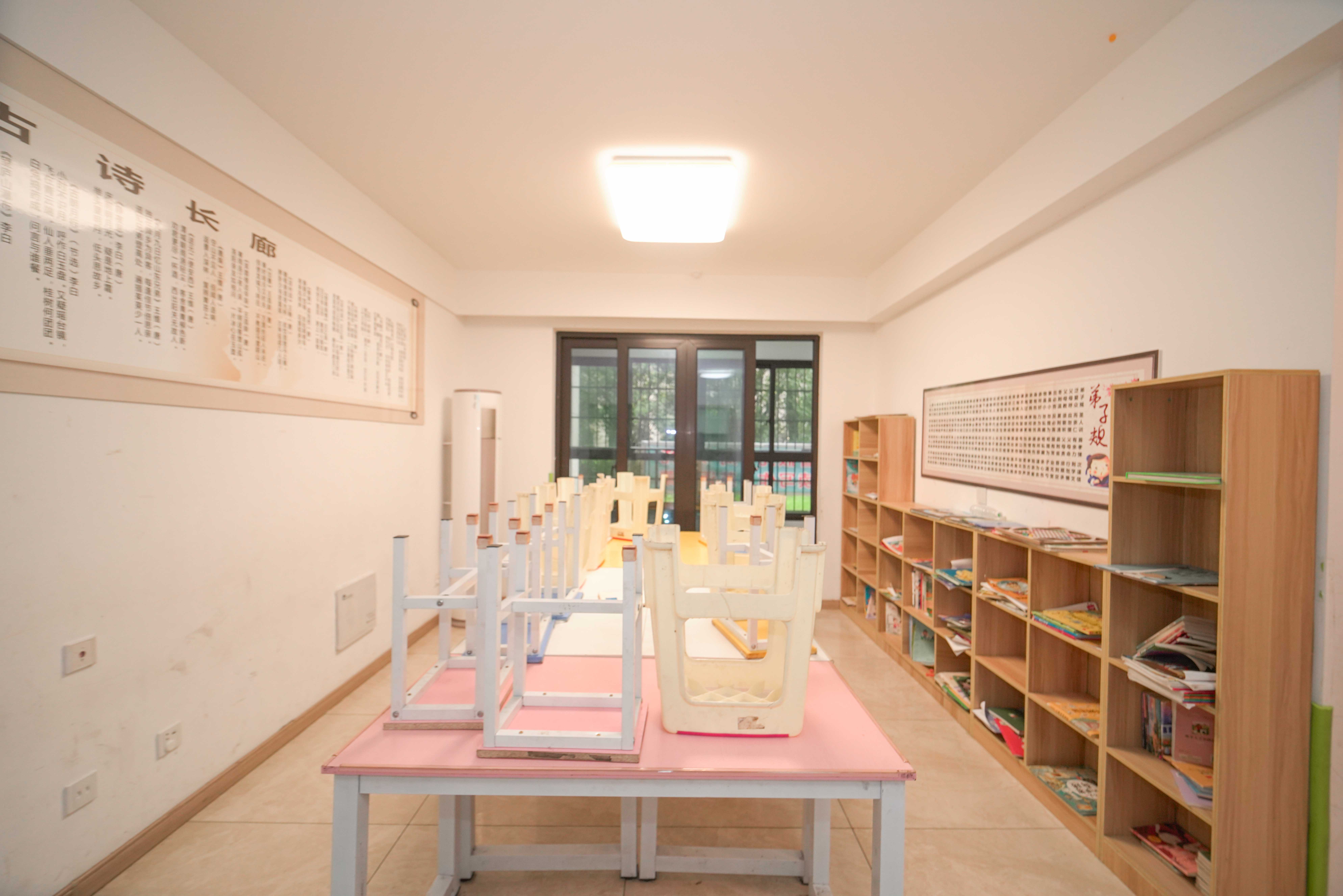 新城国际花都 3室2厅2卫 94.0万 新城国际花都 3室2厅2卫 94.0万客厅