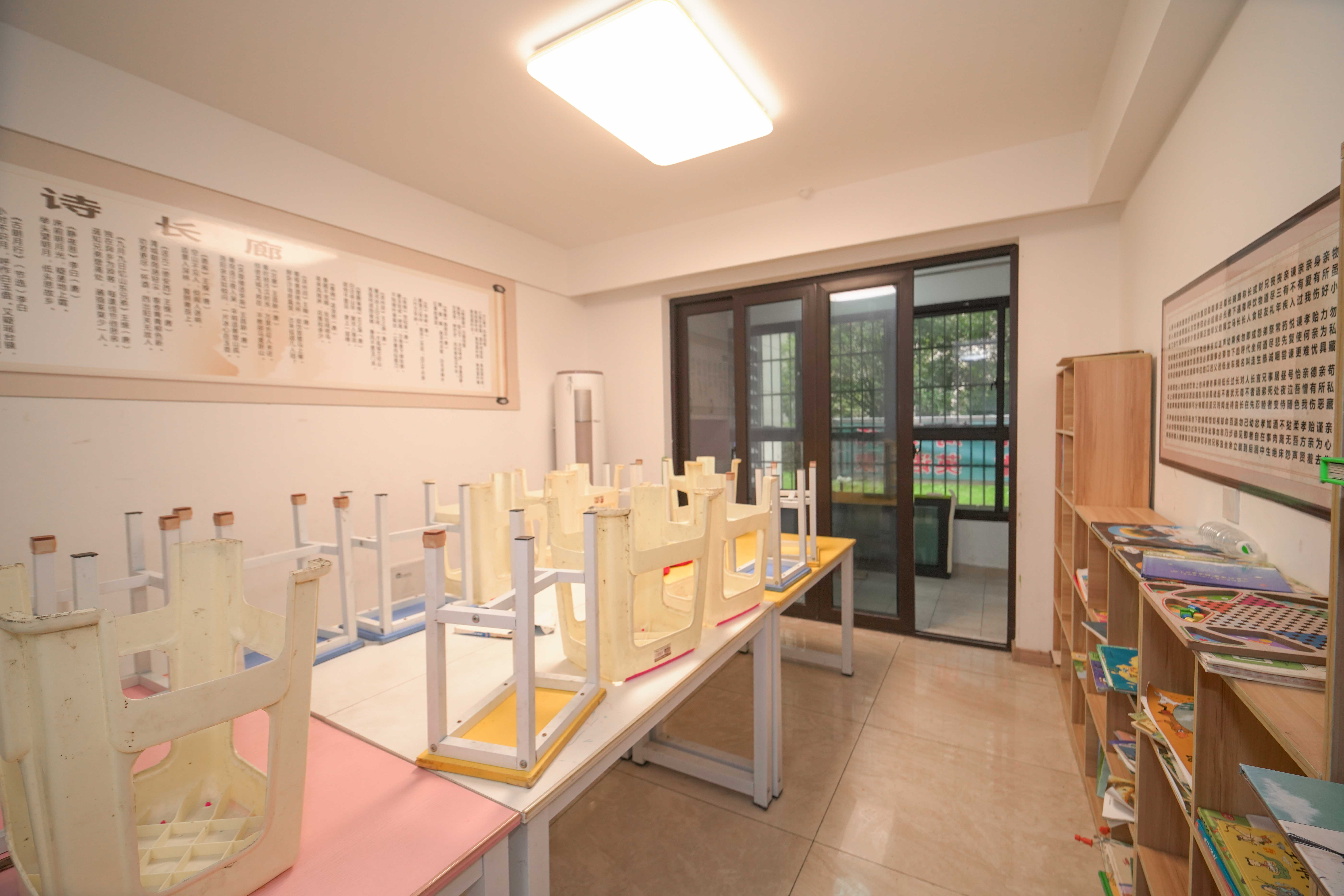 新城国际花都 3室2厅2卫 94.0万 新城国际花都 3室2厅2卫 94.0万客厅