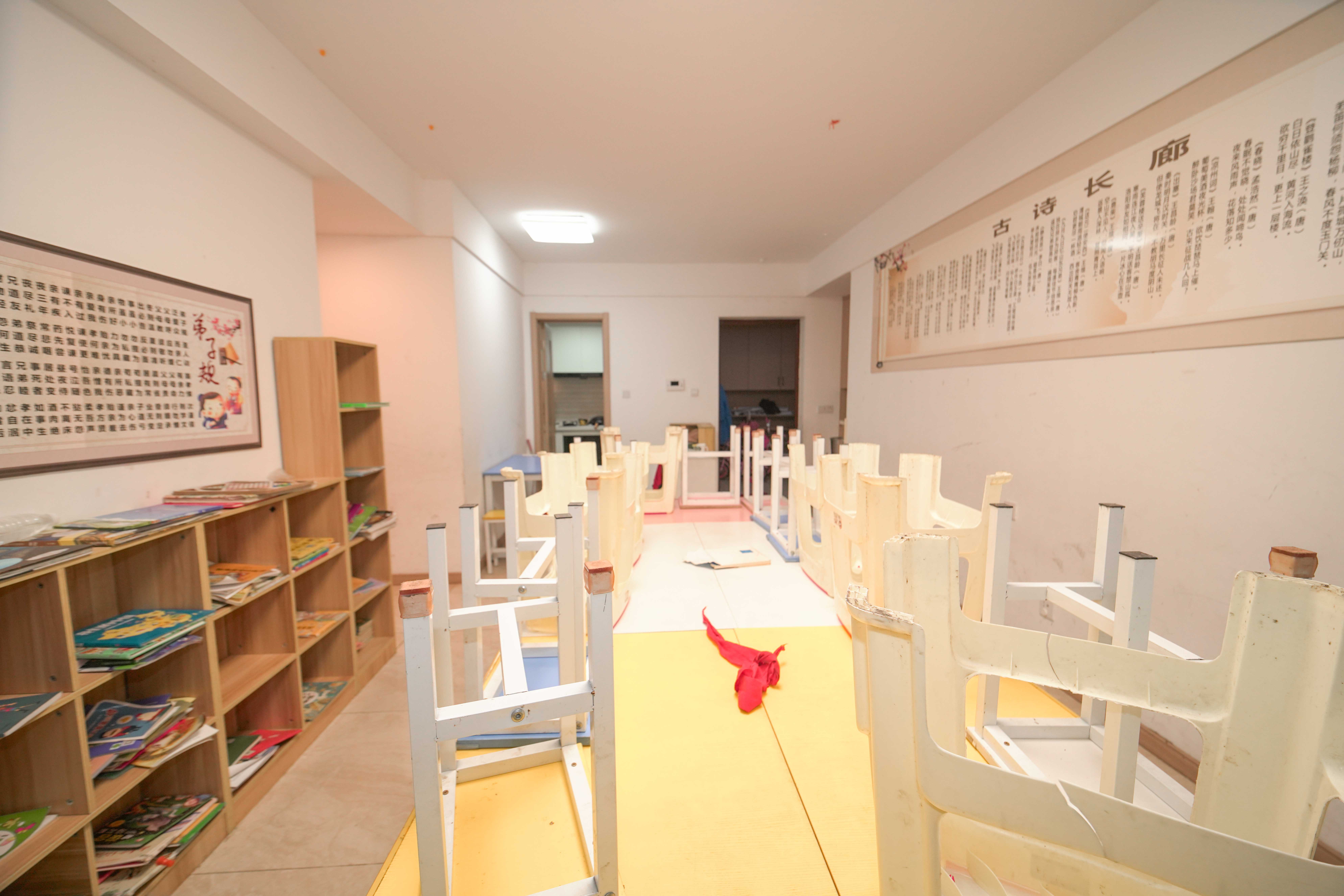 新城国际花都 3室2厅2卫 94.0万 新城国际花都 3室2厅2卫 94.0万客厅