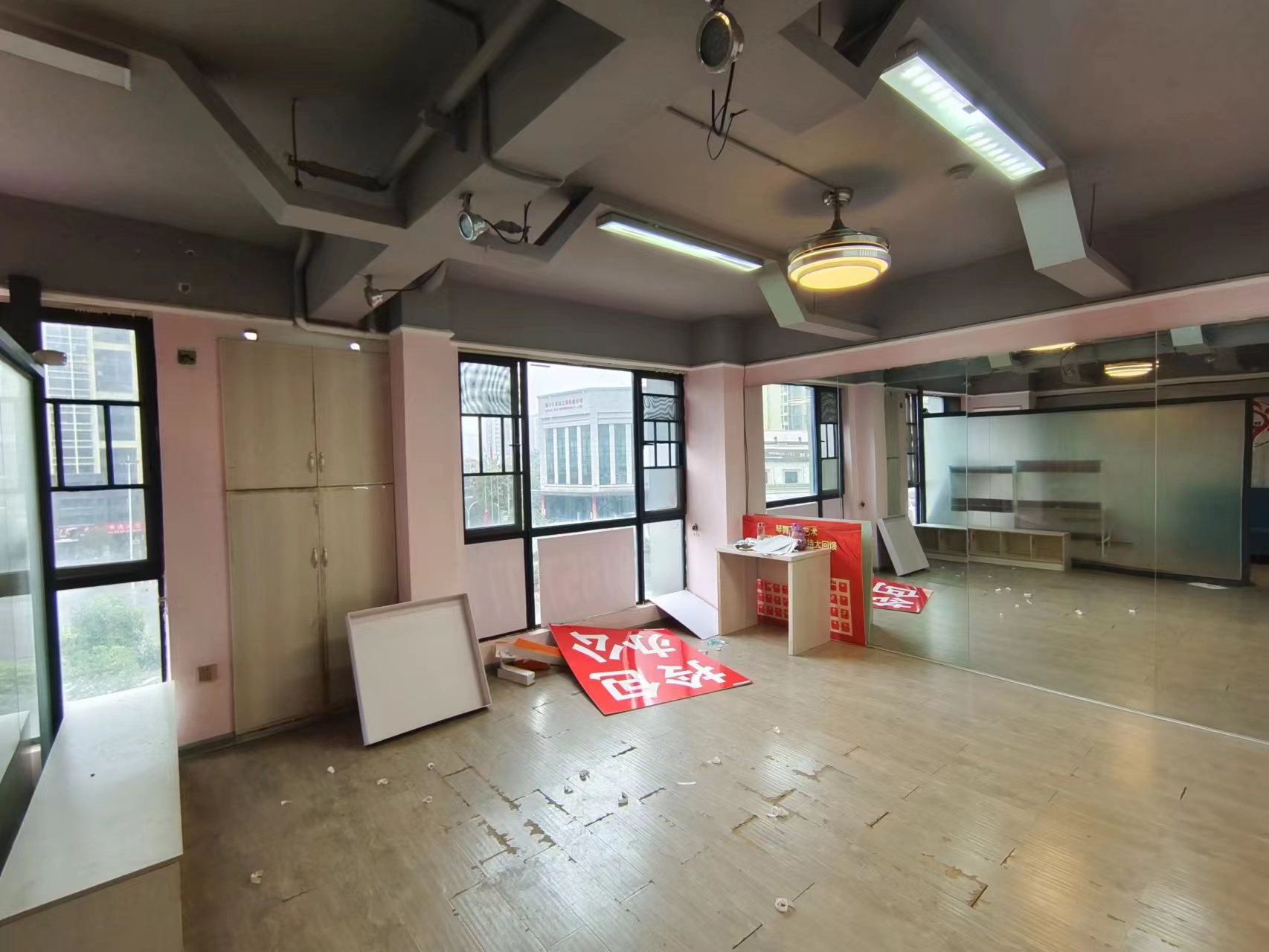 新桂公馆 1室1厅1卫 14.8万 新桂公馆 1室1厅1卫 14.8万室内图