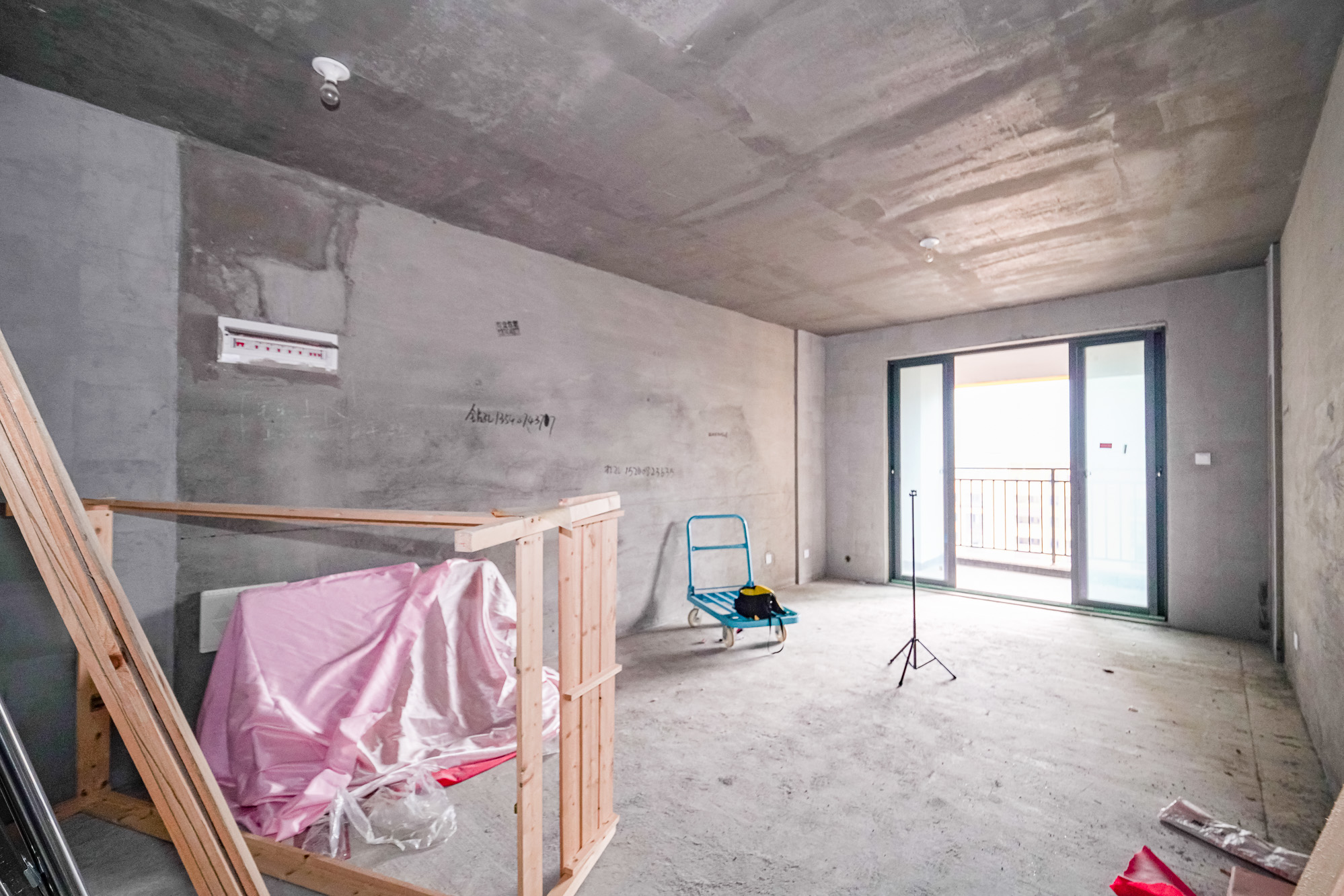 澳海谷山府 3室2厅1卫 76.8万 澳海谷山府 3室2厅1卫 76.8万客厅