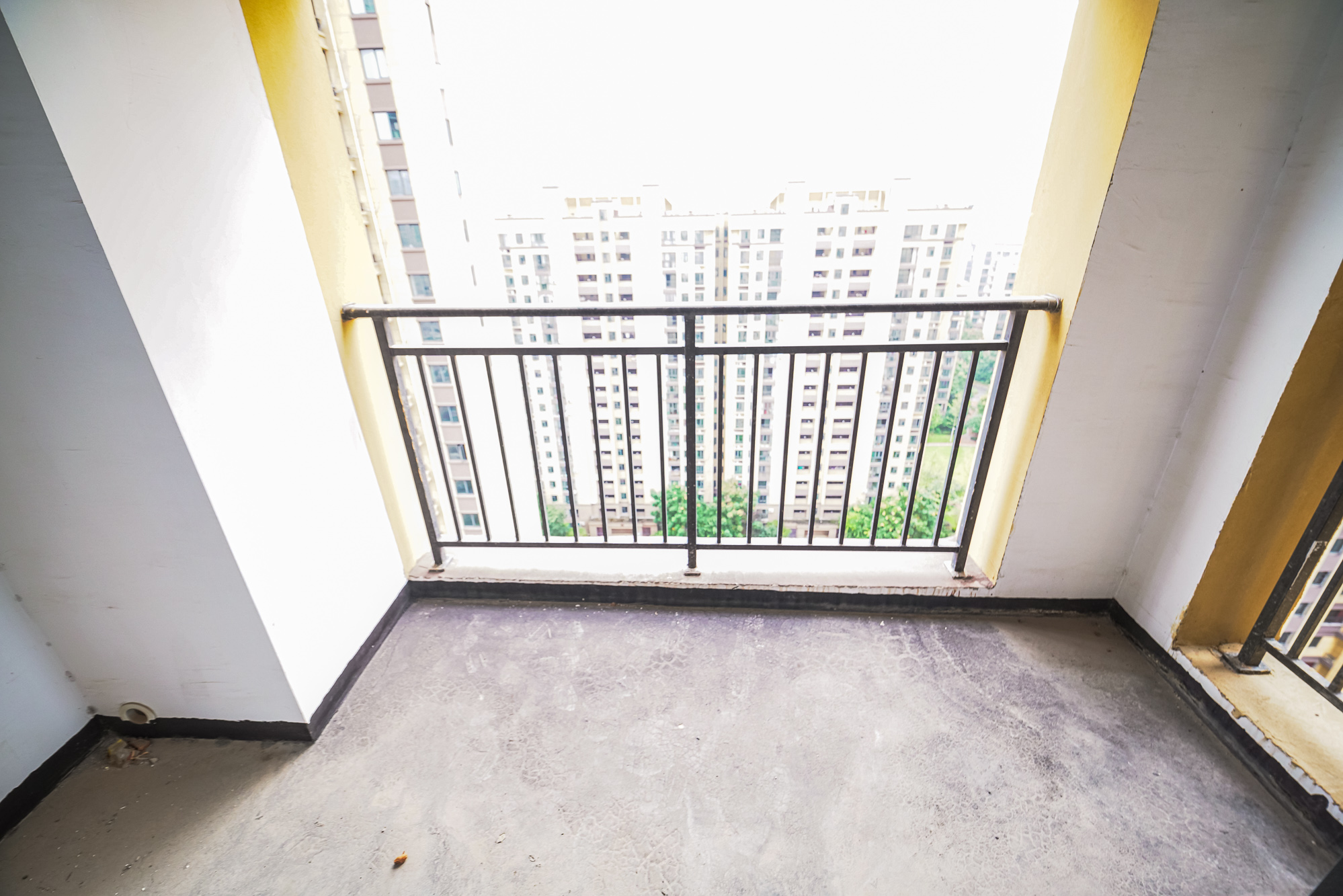 澳海谷山府 3室2厅1卫 76.8万 澳海谷山府 3室2厅1卫 76.8万阳台