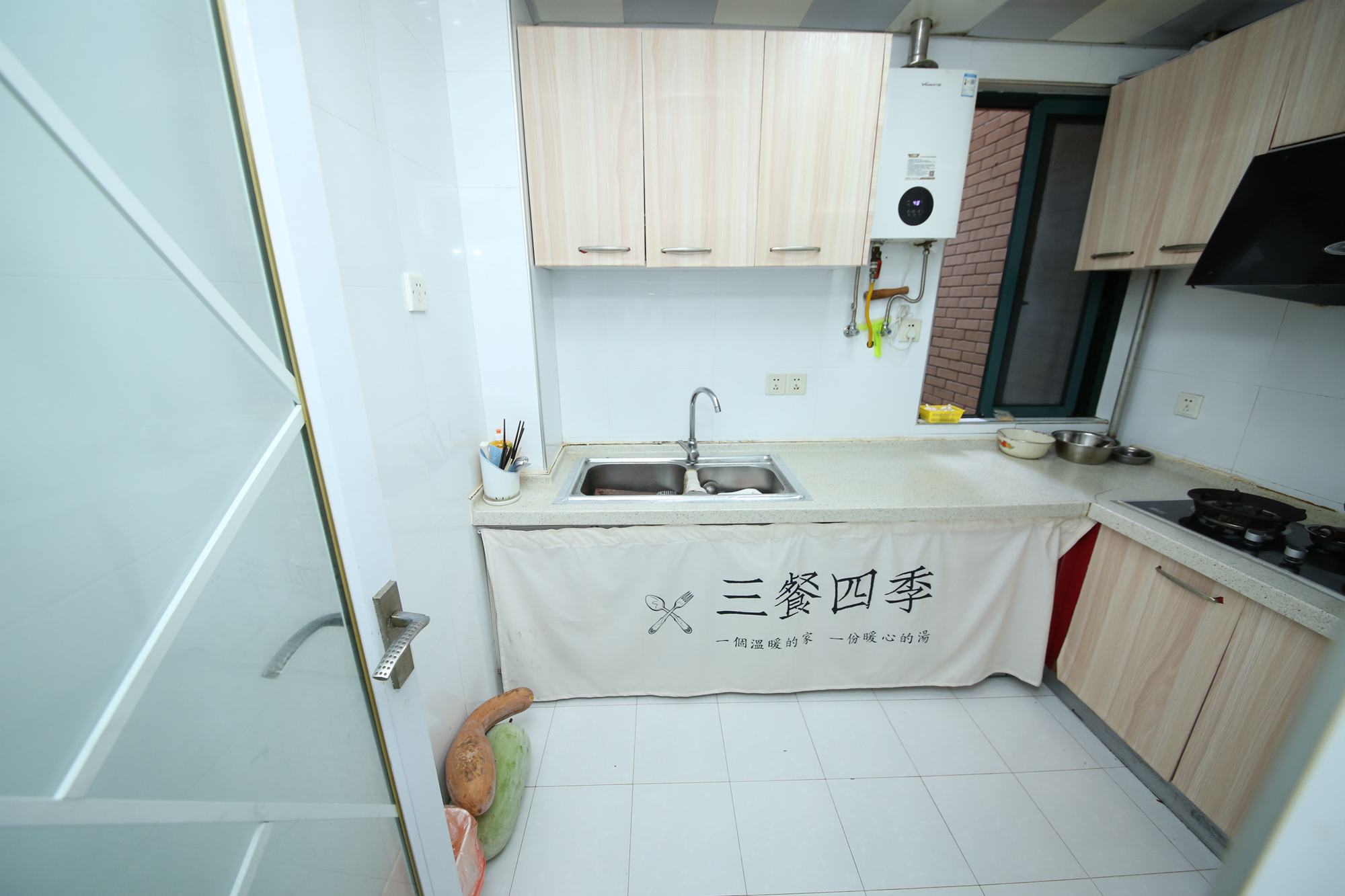 东玺门  2室2厅1卫   86.00万厨房
