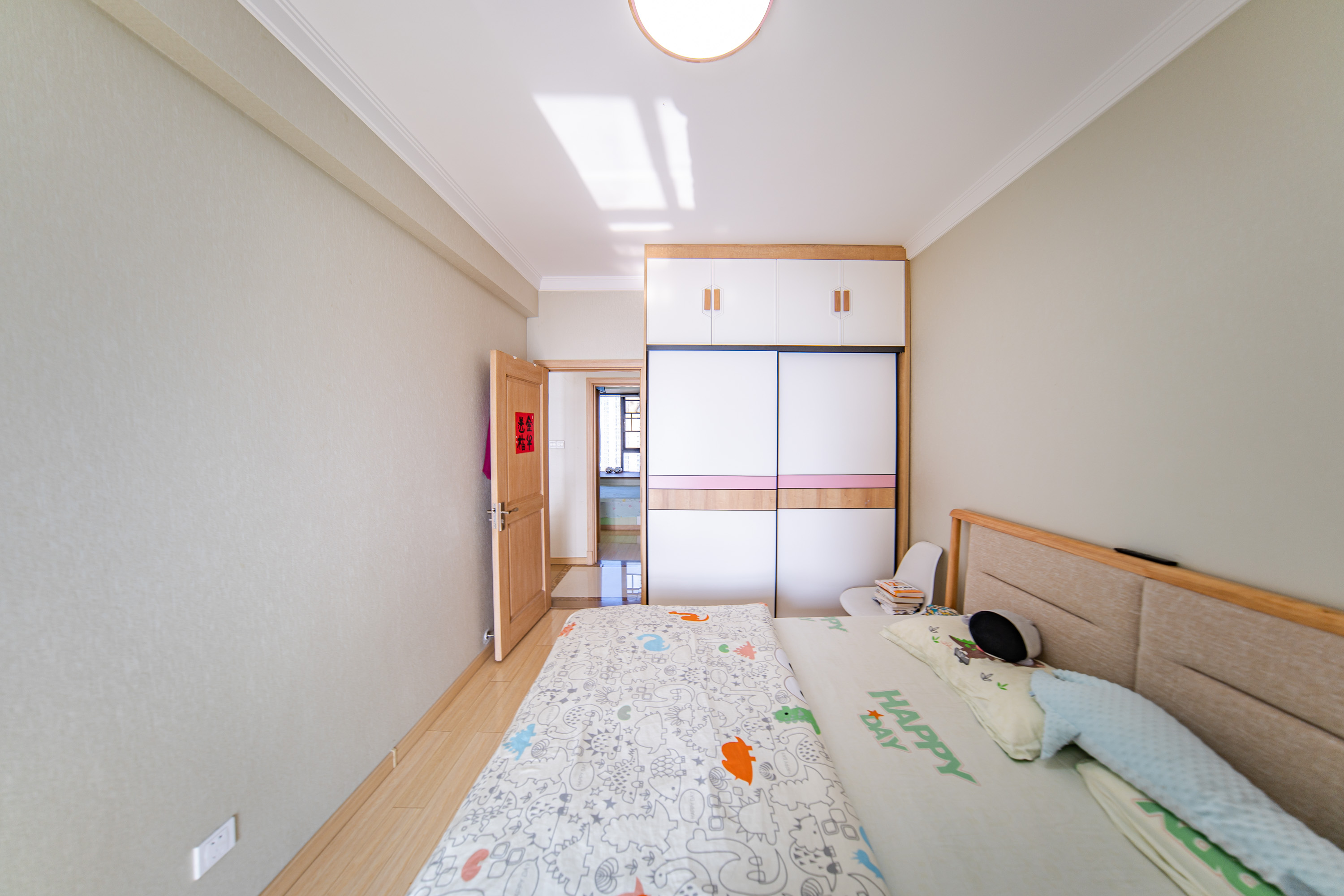 兰亭湾畔  4室2厅2卫   240.00万卧室