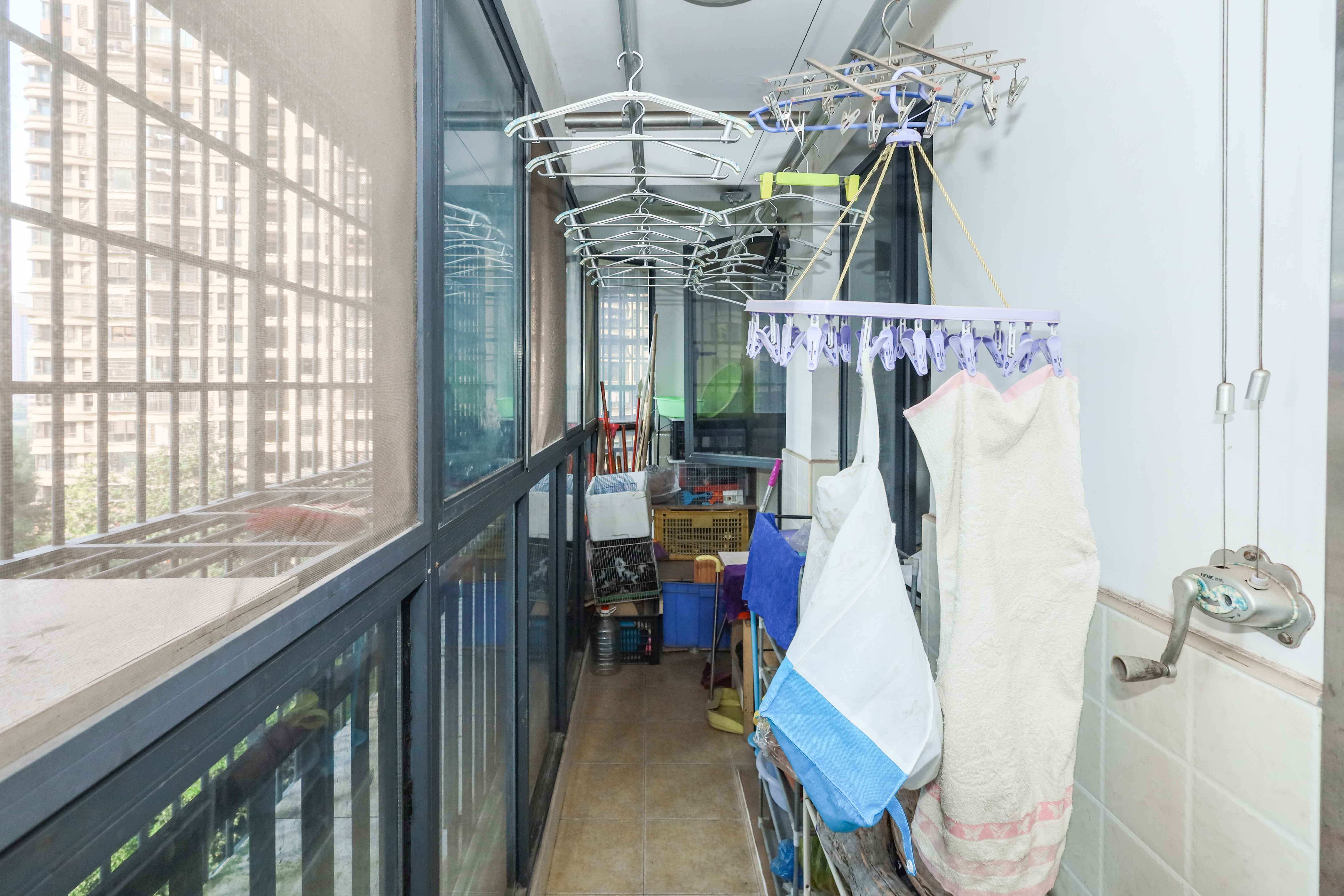 保利麓谷林语C区 4室2厅 190.00万阳台