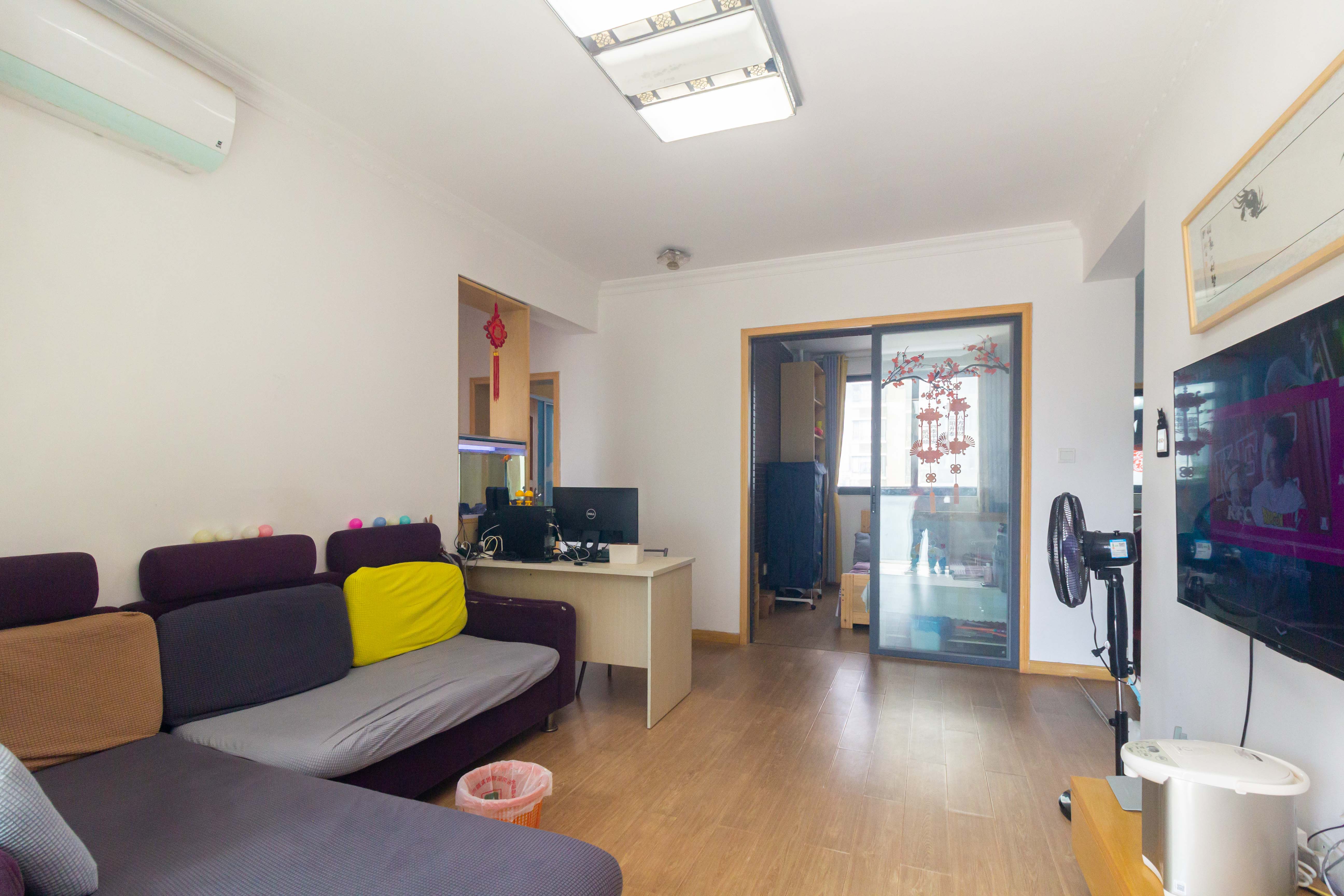 中国铁建国际城一期  3室2厅1卫    64.8万 中国铁建国际城一期  3室2厅1卫    64.8万