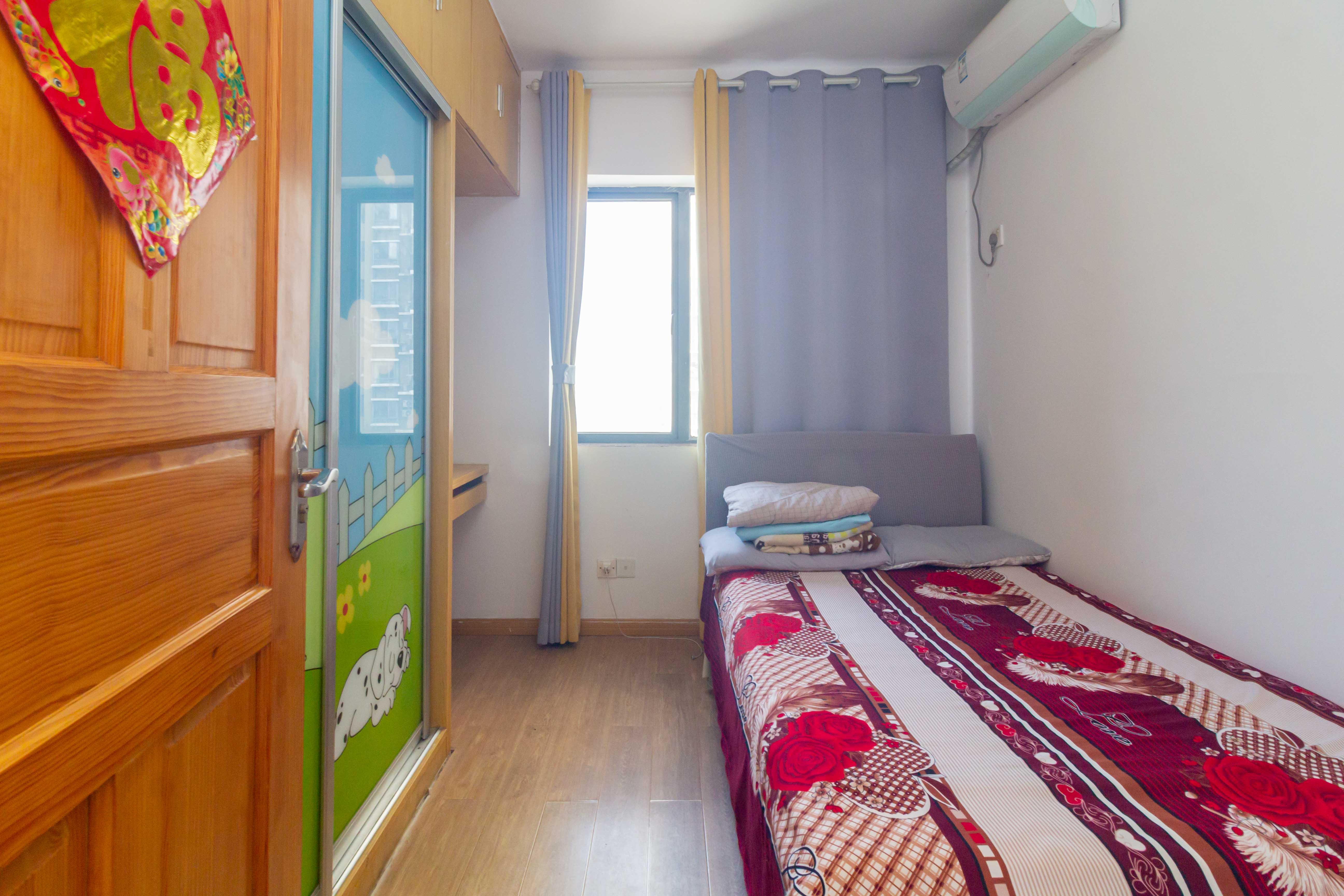 中国铁建国际城一期  3室2厅1卫    64.8万 中国铁建国际城一期  3室2厅1卫    64.8万卧室