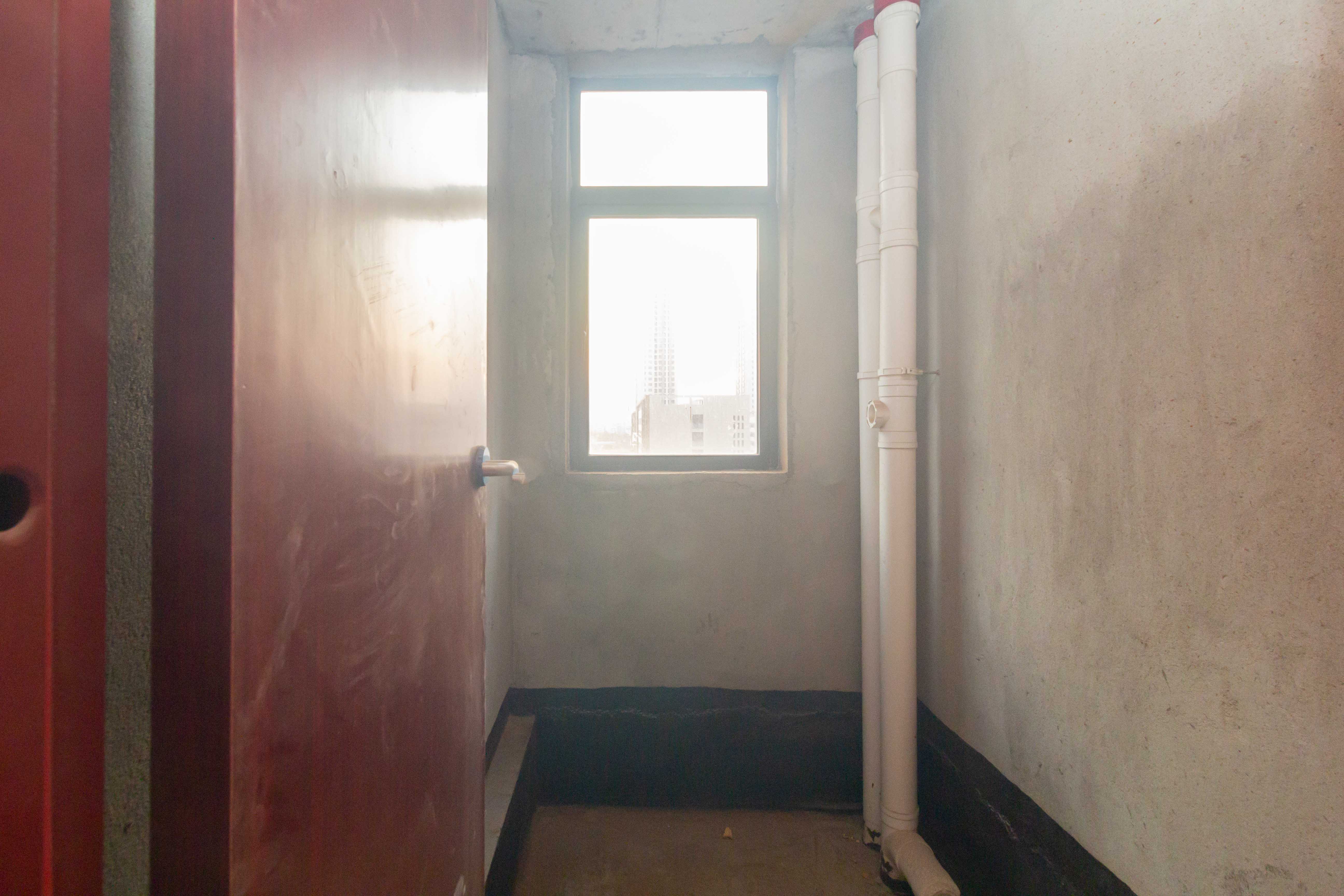 紫华郡 3室2厅2卫 57.0万 紫华郡 3室2厅2卫 57.0万卫生间