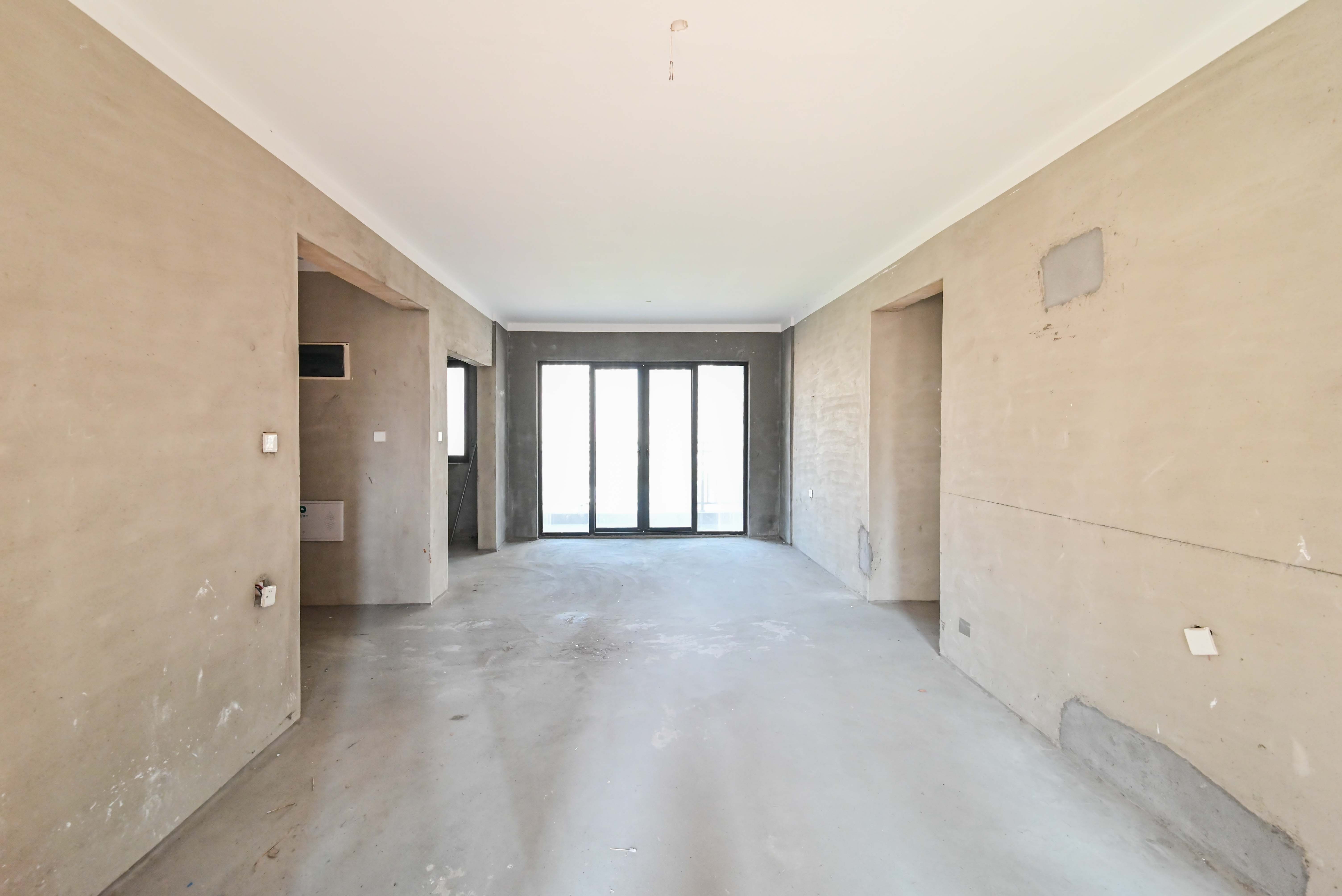 保利大都汇一期、二期 4室2厅2卫 135.0万 保利大都汇一期、二期 4室2厅2卫 135.0万客厅