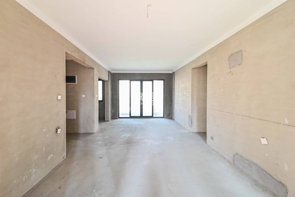 保利大都汇一期、二期  4室2厅2卫    135.0万