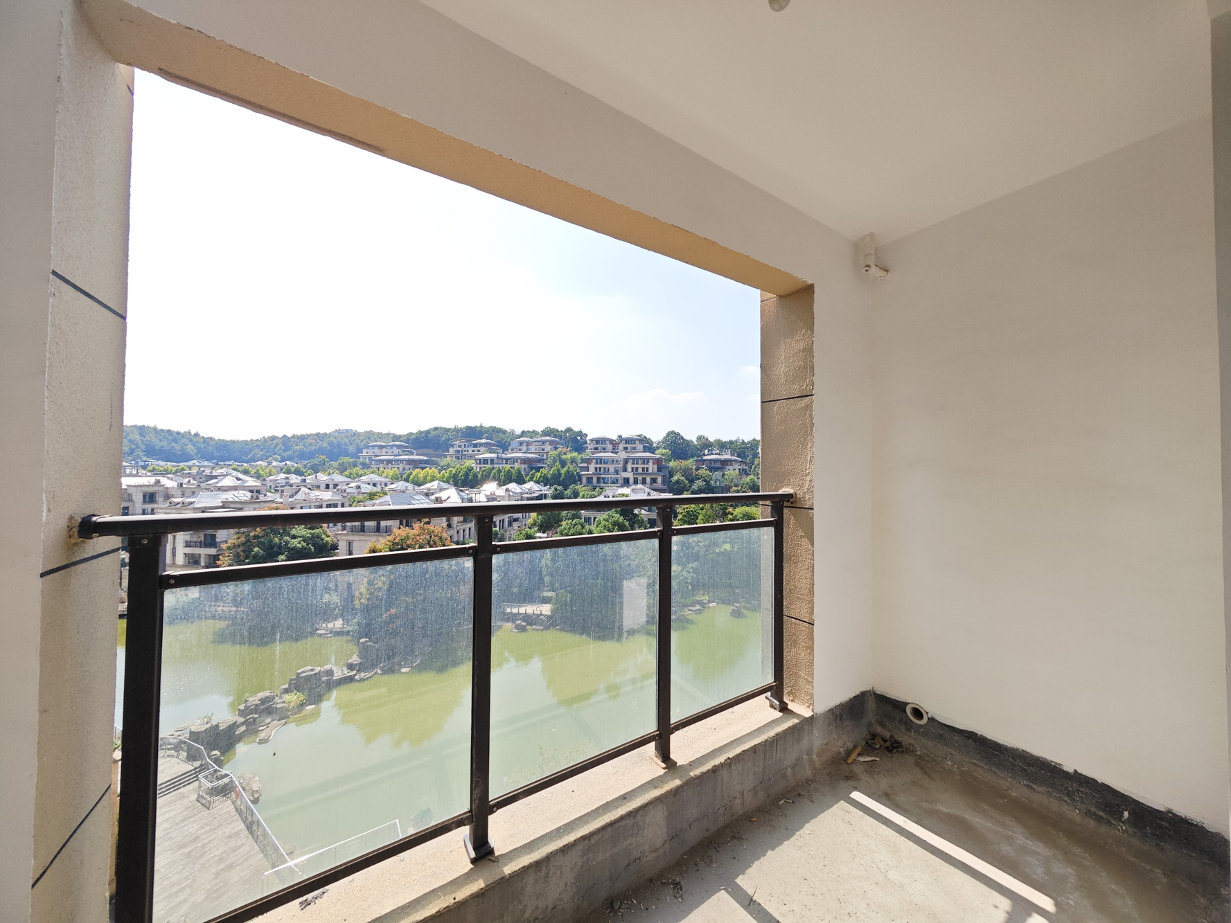 长房半岛蓝湾（观山月）  3室2厅1卫   116.00万其他