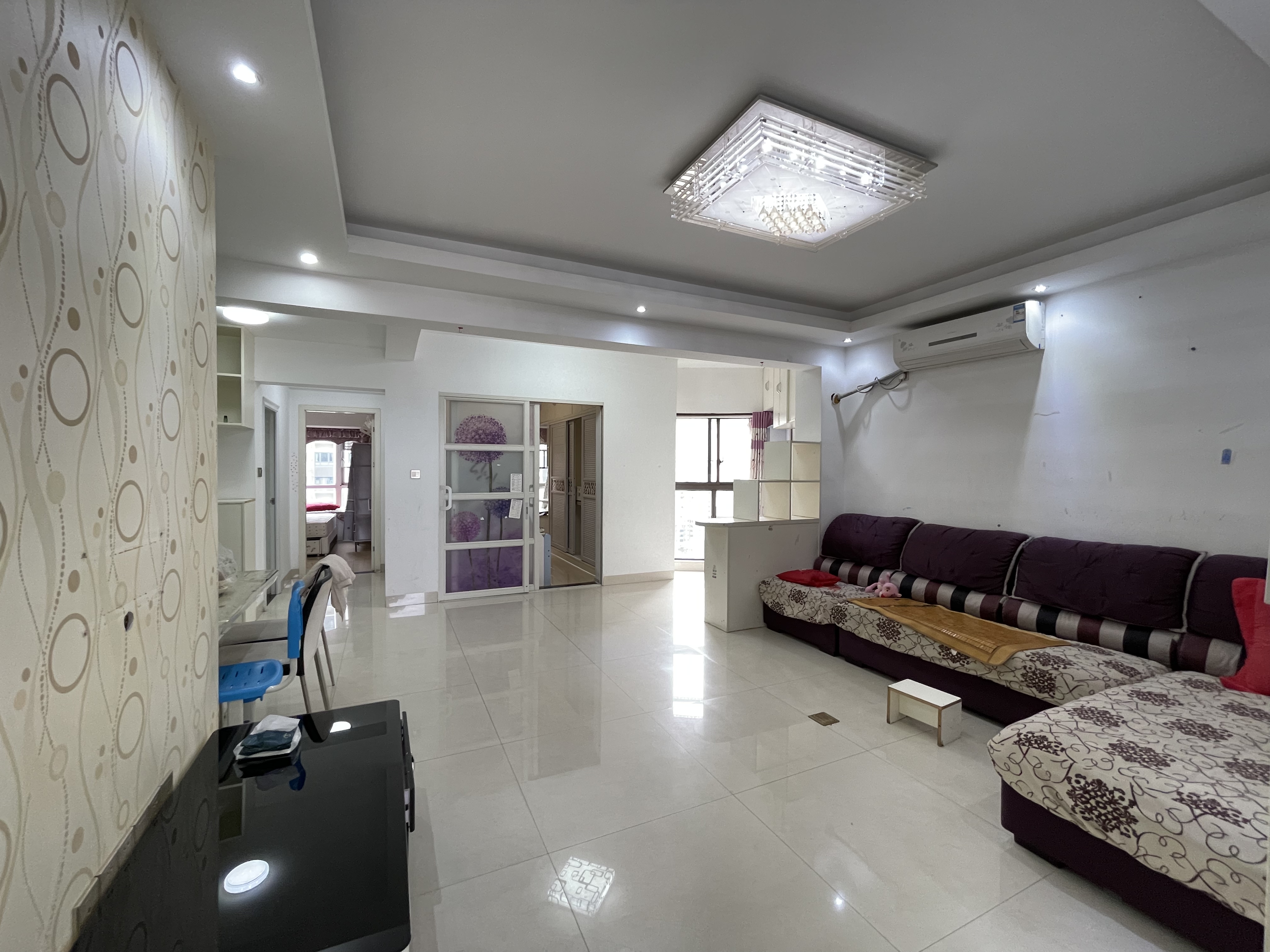 美的城二期 2室2厅2卫 49.8万 美的城二期 2室2厅2卫 49.8万室内图