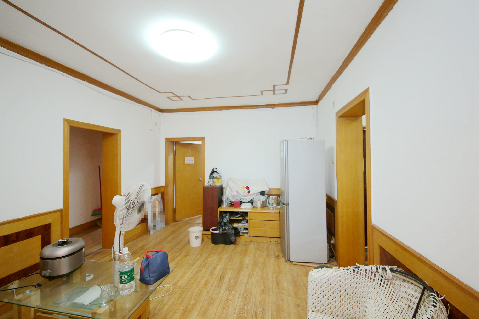 人民新村  3室1厅1卫   52.00万客厅